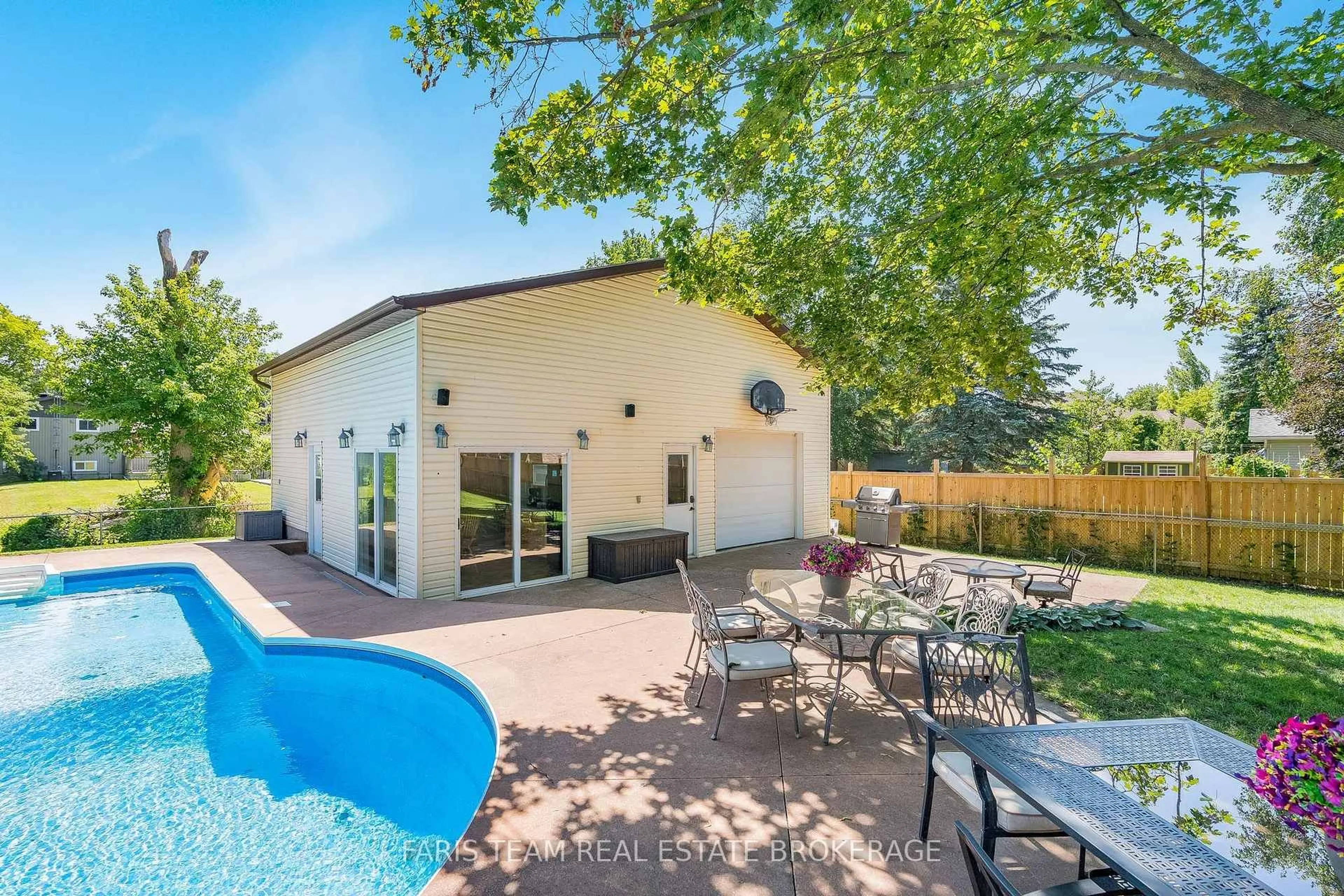 Patio, unknown for 1041 Lebanon Dr, Innisfil Ontario L9S 2B7