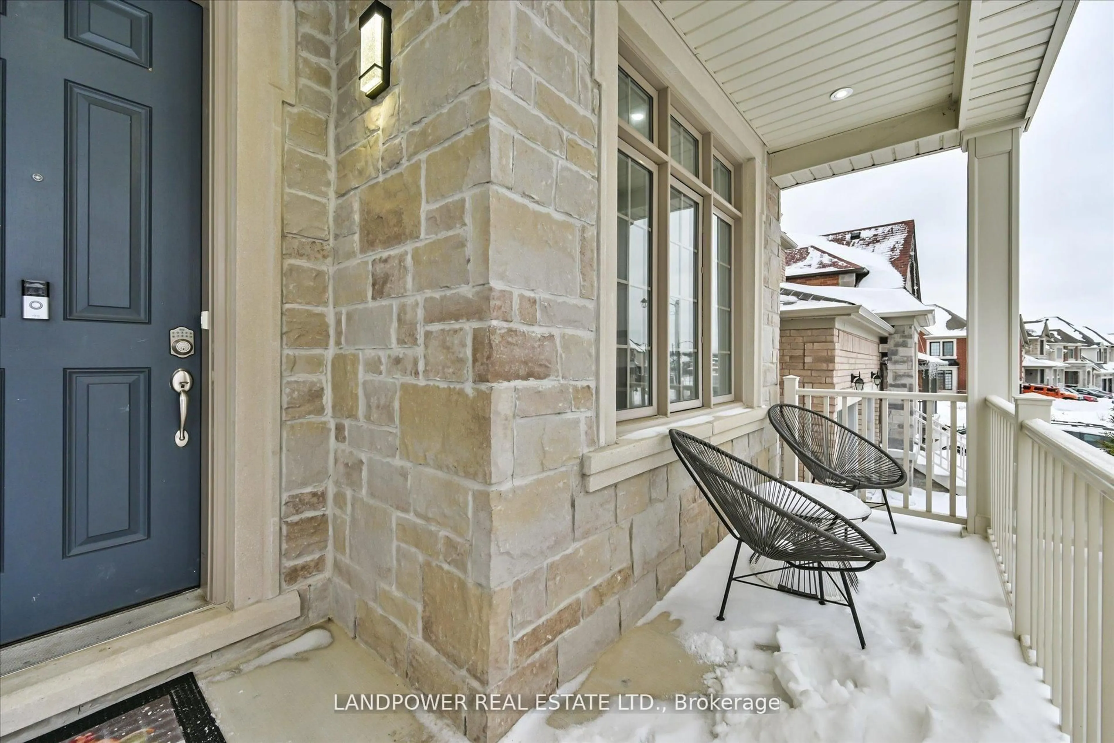 Patio, street for 20 Tesla Cres, East Gwillimbury Ontario L9N 0T3