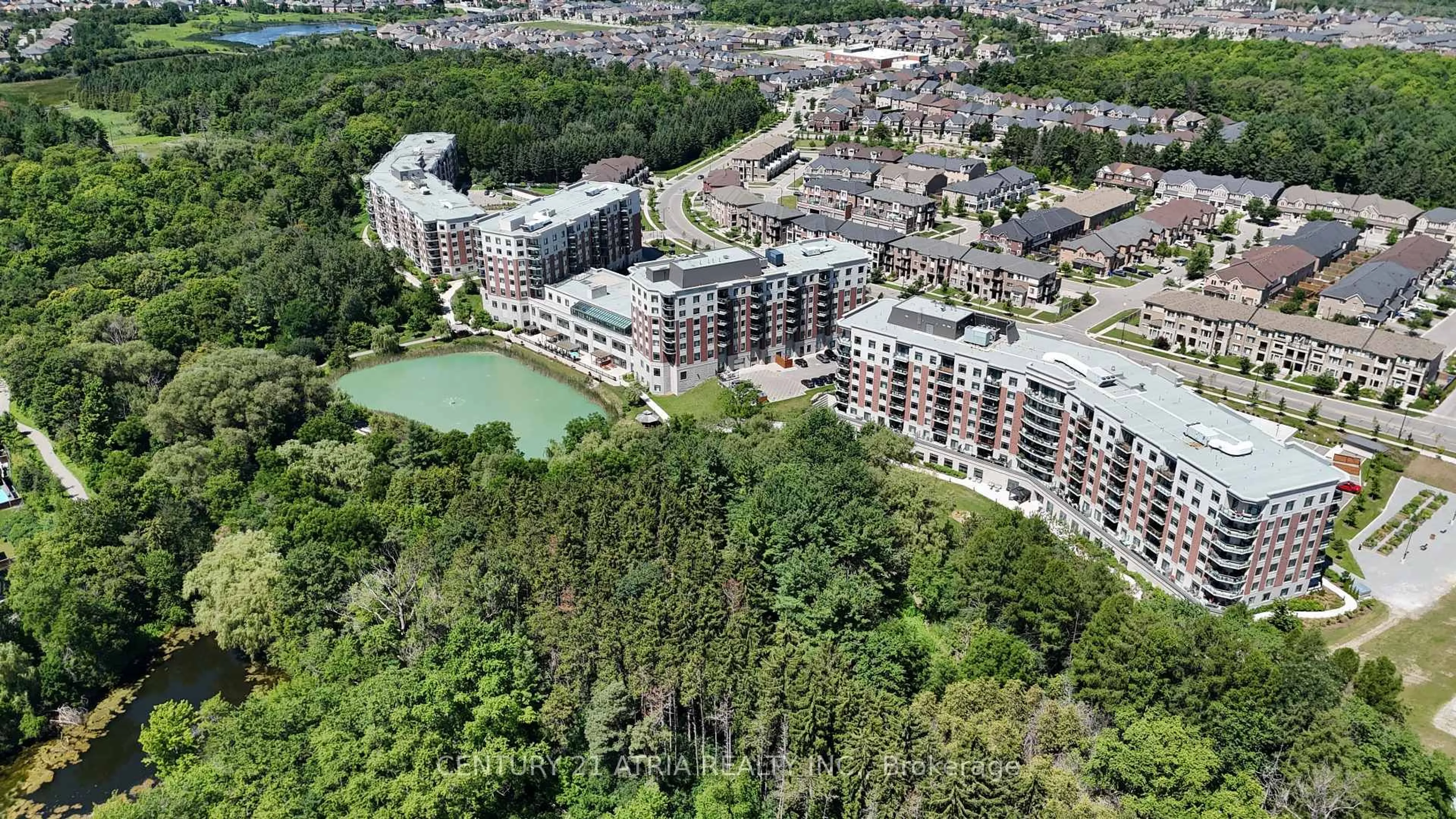 A pic from outside/outdoor area/front of a property/back of a property/a pic from drone, unknown for 460 William Graham Dr #306, Aurora Ontario L4G 1X9