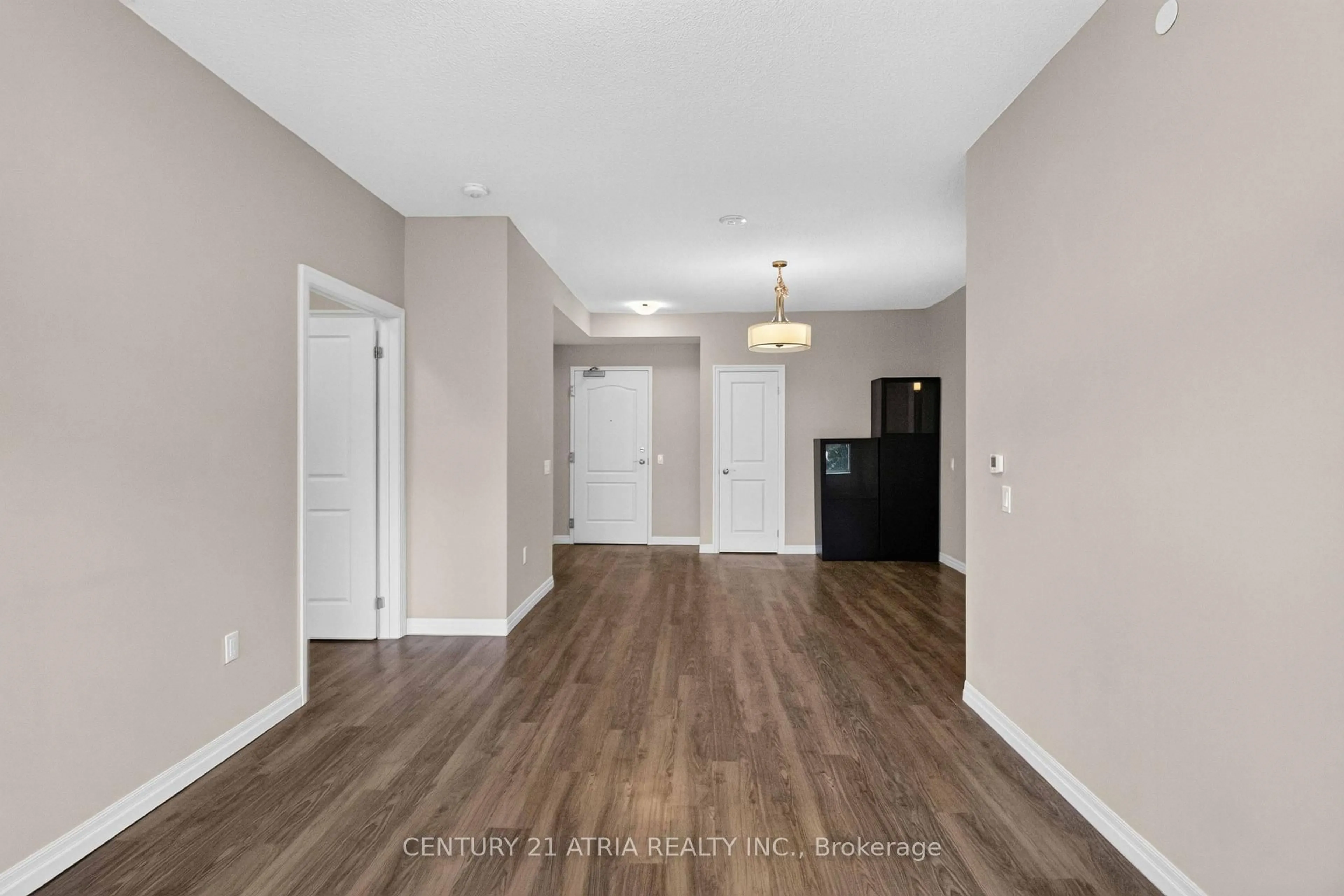 Indoor entryway for 460 William Graham Dr #306, Aurora Ontario L4G 1X9