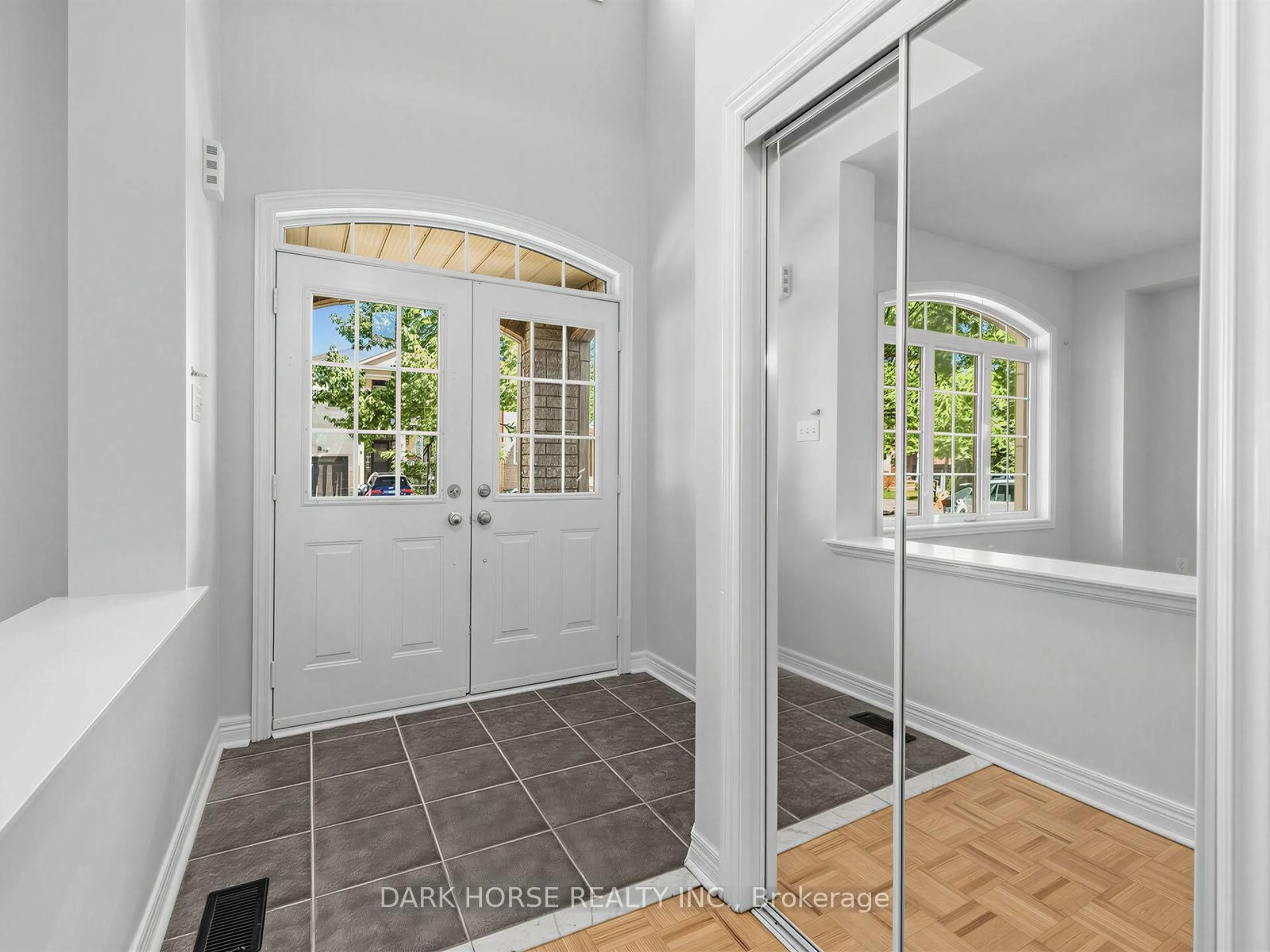 Indoor entryway for 55 Redfinch Cres, Vaughan Ontario L4H 2C5