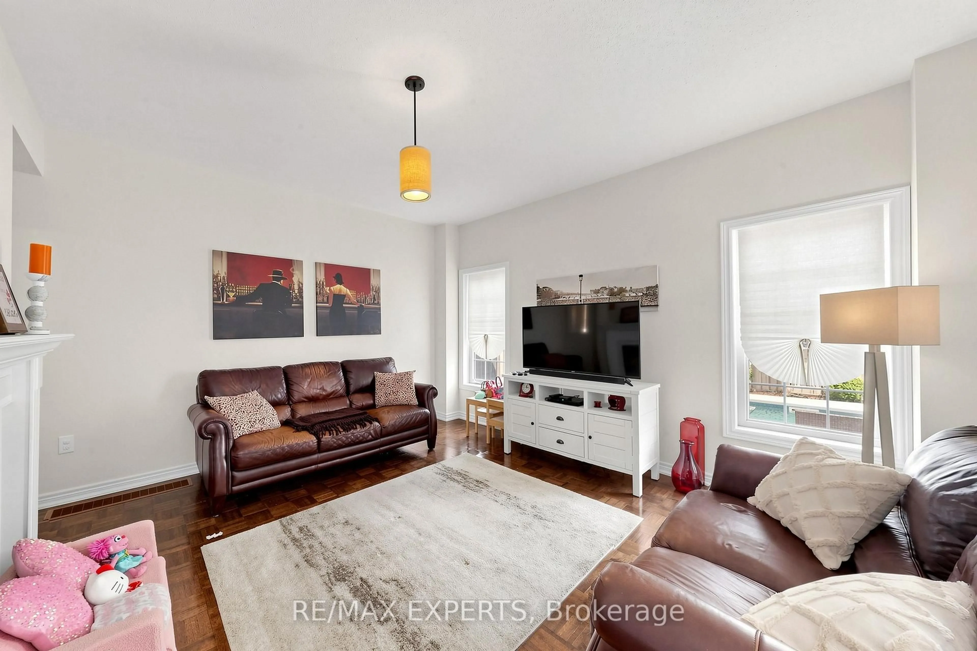 Living room with furniture, unknown for 113 Boticelli Way, Vaughan Ontario L4H 0E5