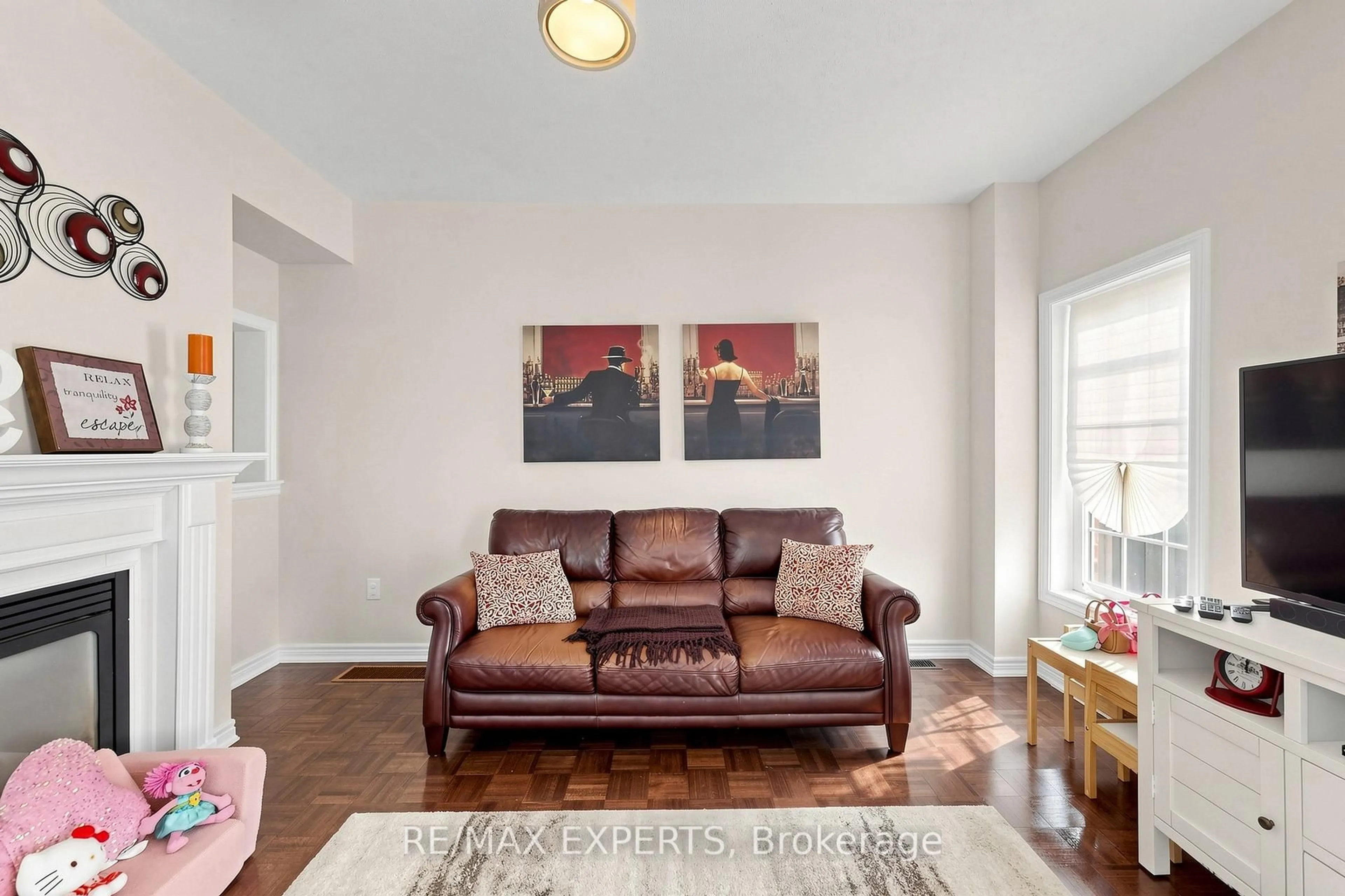 Living room with furniture, unknown for 113 Boticelli Way, Vaughan Ontario L4H 0E5