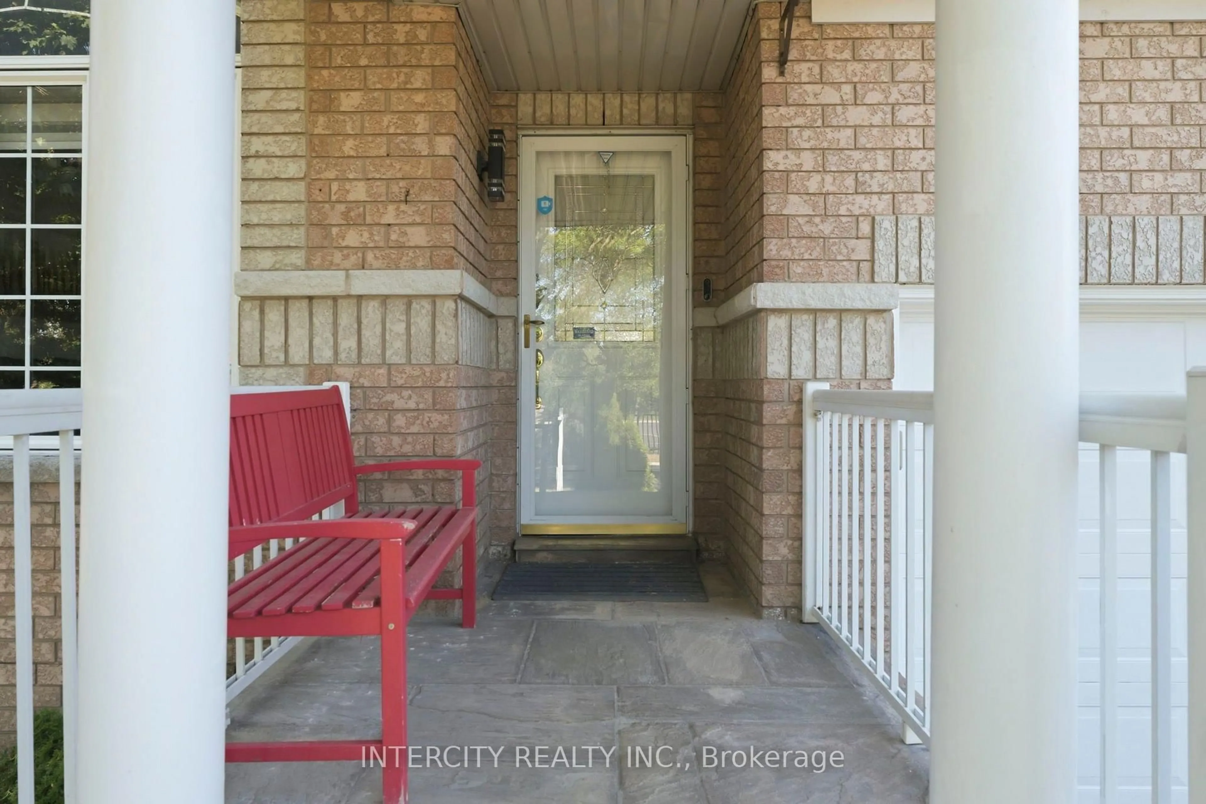 Indoor entryway for 93 Chalone Cres, Vaughan Ontario L4H 1V6
