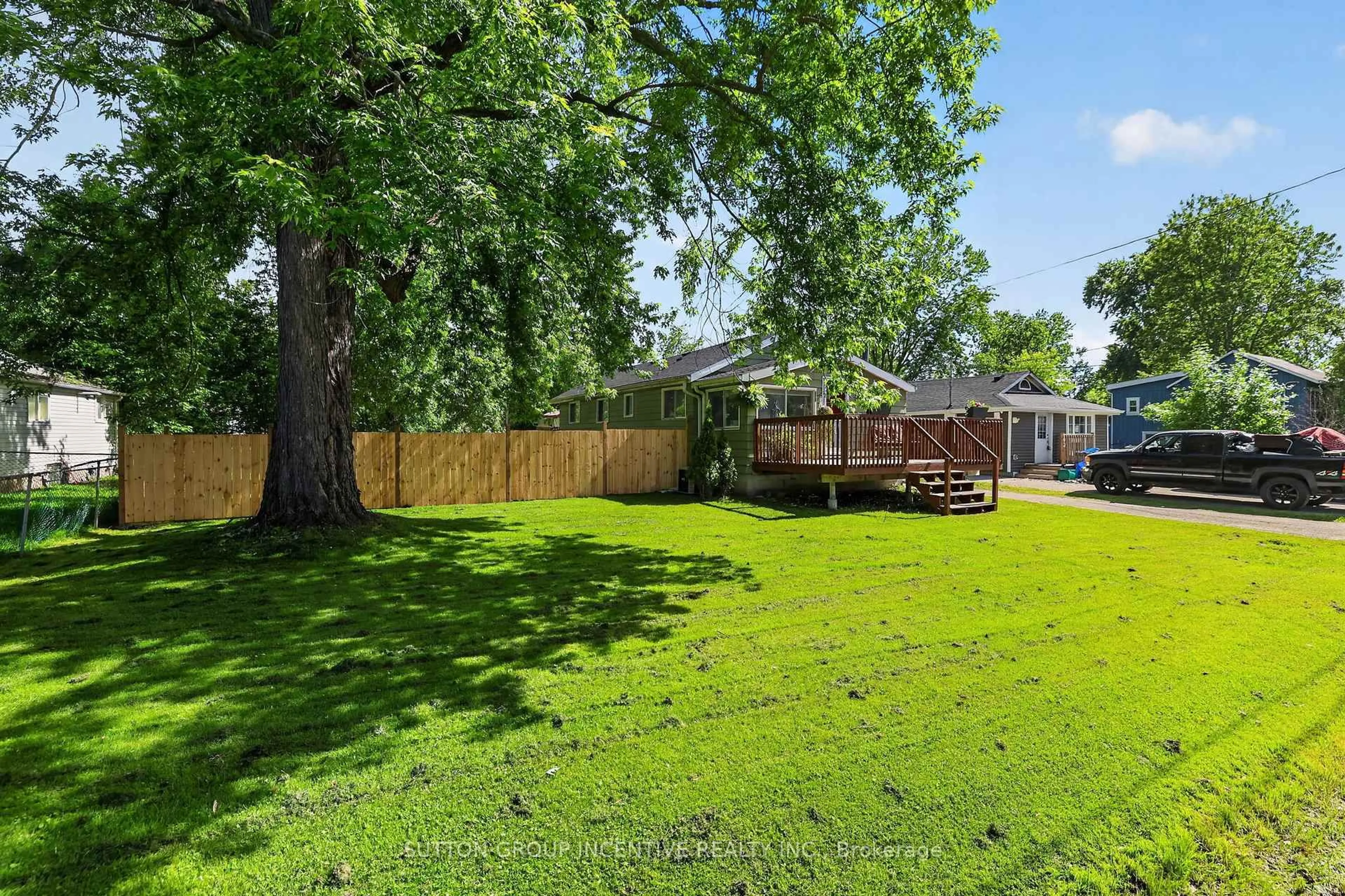 Patio, unknown for 191 Ways Bay Dr, Georgina Ontario L4P 2M6