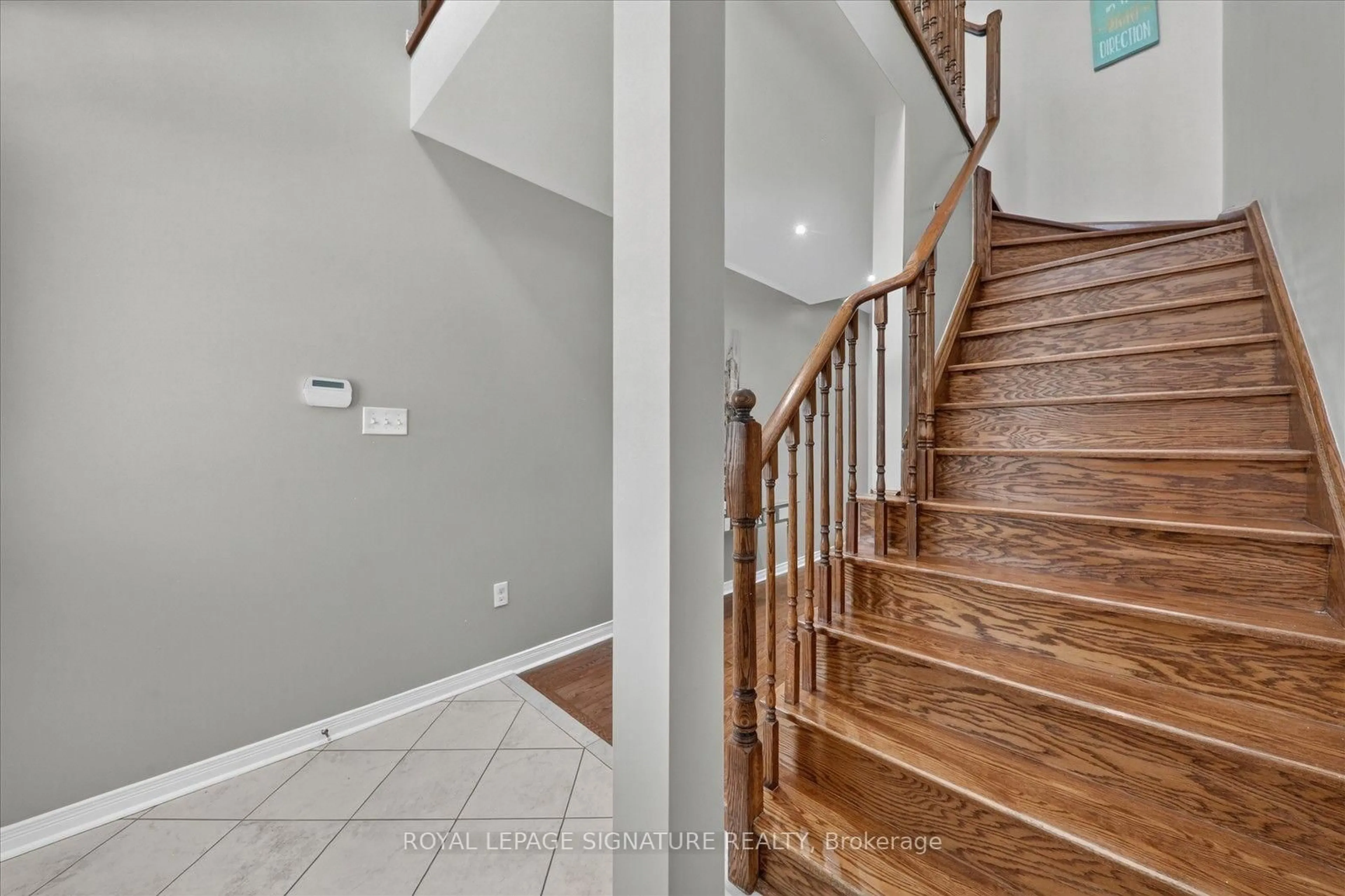Stairs for 38 Coleluke Lane, Markham Ontario L3S 0B7