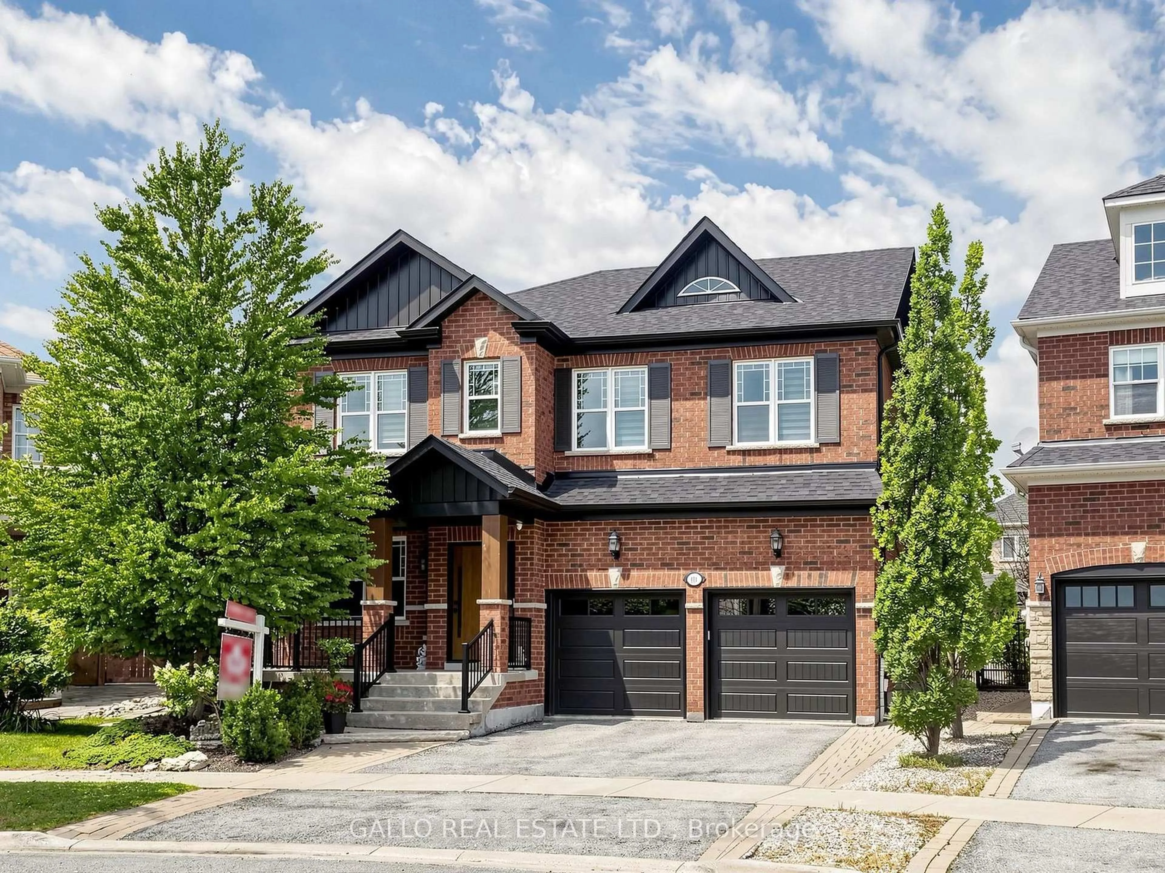 Home with brick exterior material, street for 111 Pondmede Cres, Whitchurch-Stouffville Ontario L4A 0E3