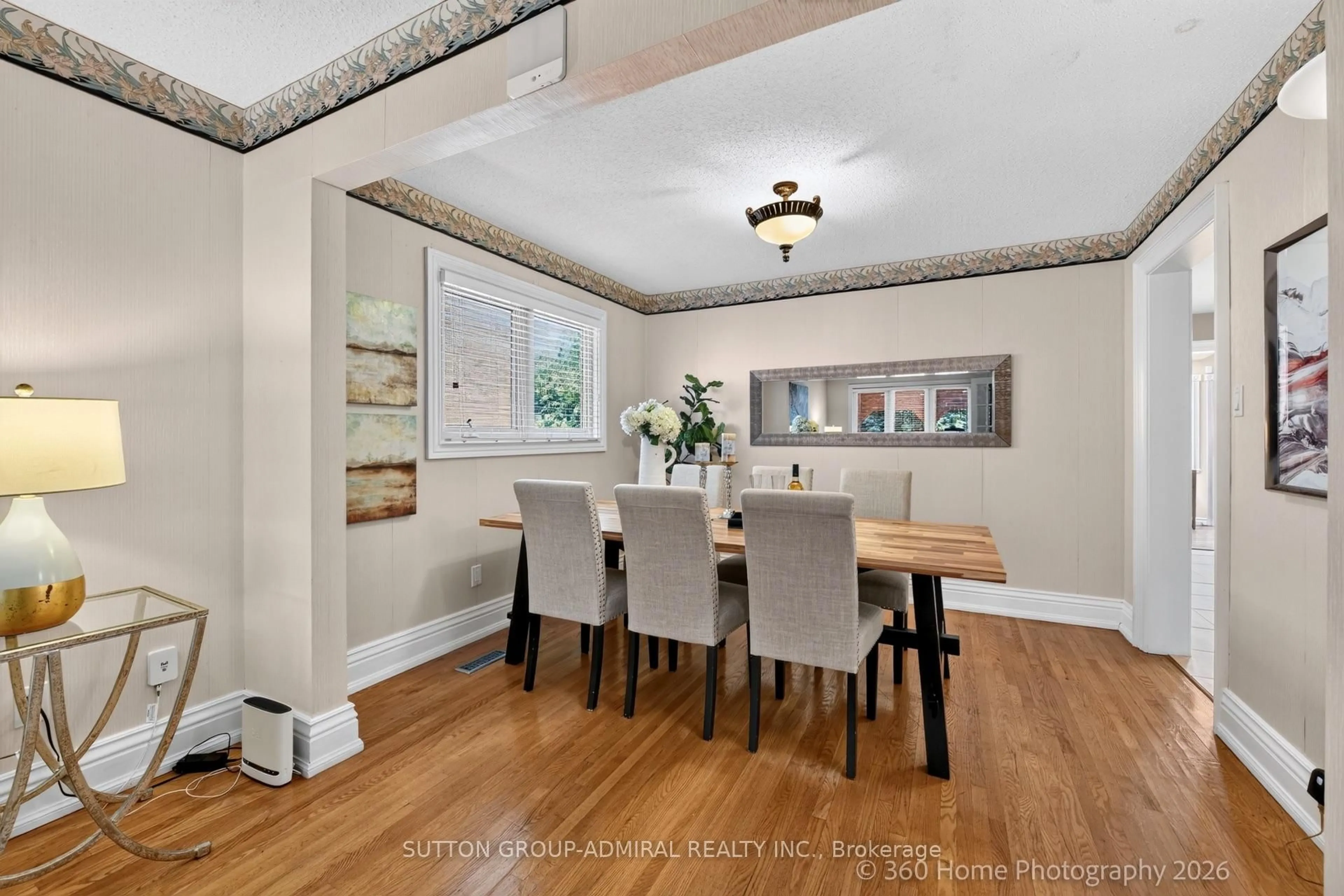 Dining room, wood/laminate floor for 193 Wigwoss Dr, Vaughan Ontario L4L 4A7