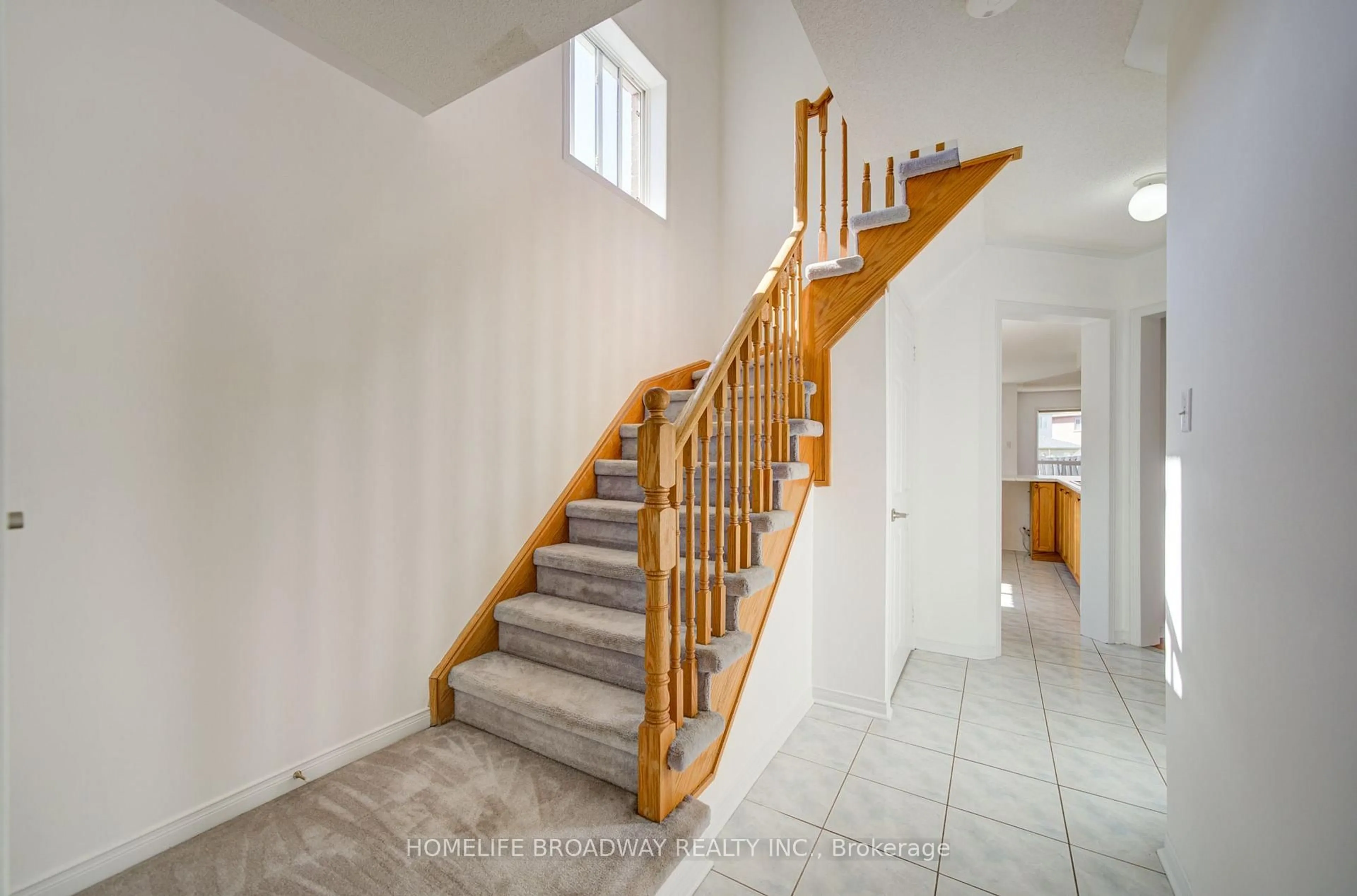 Stairs for 16 Raymond Bartlett Ave, Markham Ontario L3R 5H7