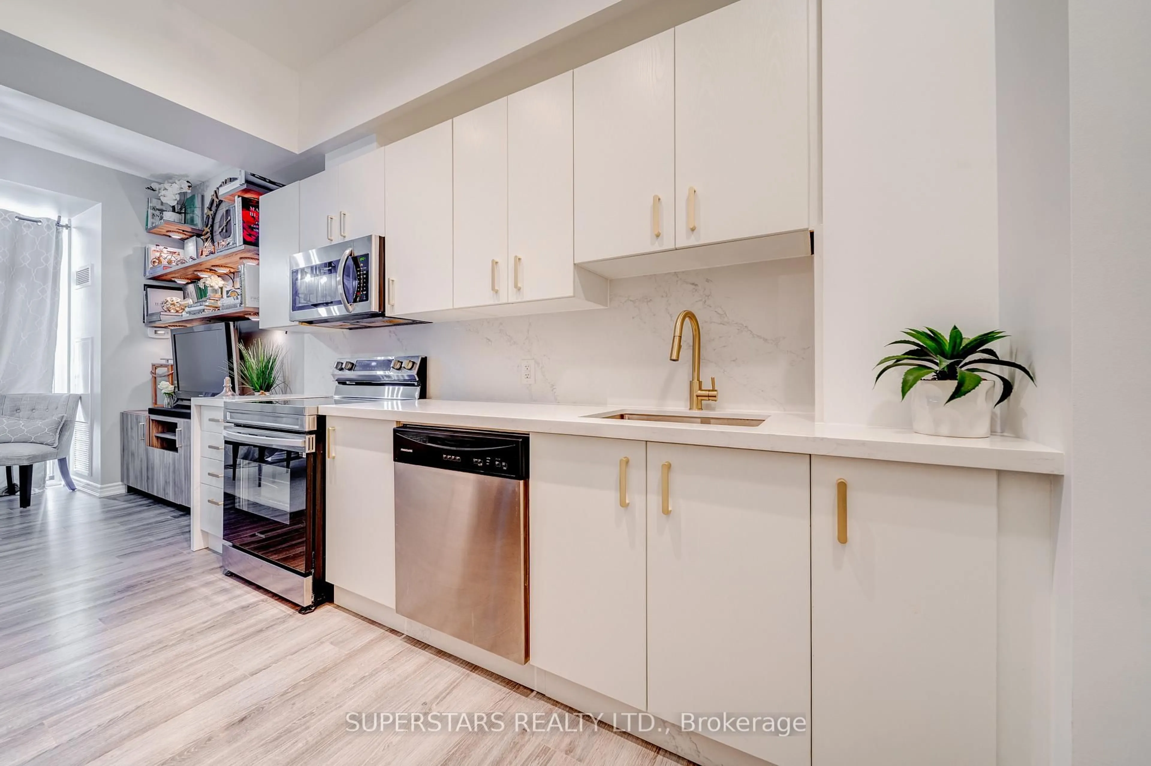 Open concept kitchen, unknown for 11611 Yonge St #525, Richmond Hill Ontario L4E 1G2