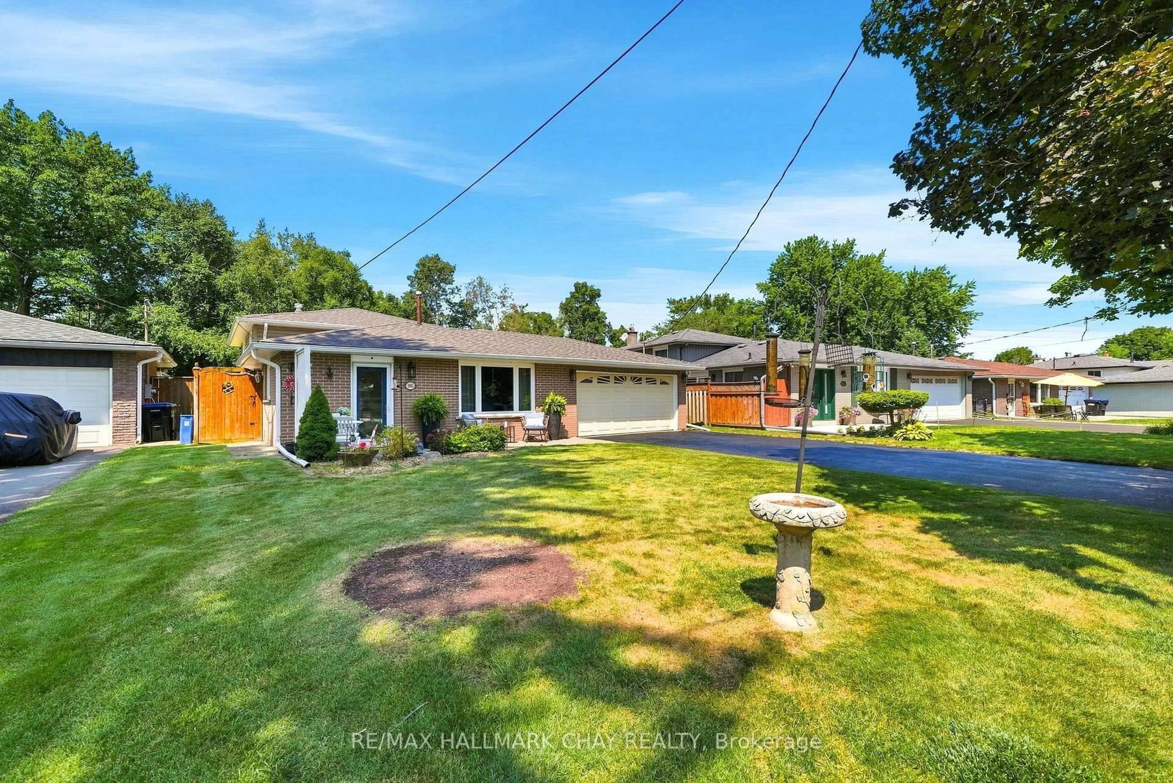 A pic from outside/outdoor area/front of a property/back of a property/a pic from drone, street for 96 Maple Ave, New Tecumseth Ontario L0G 1A0