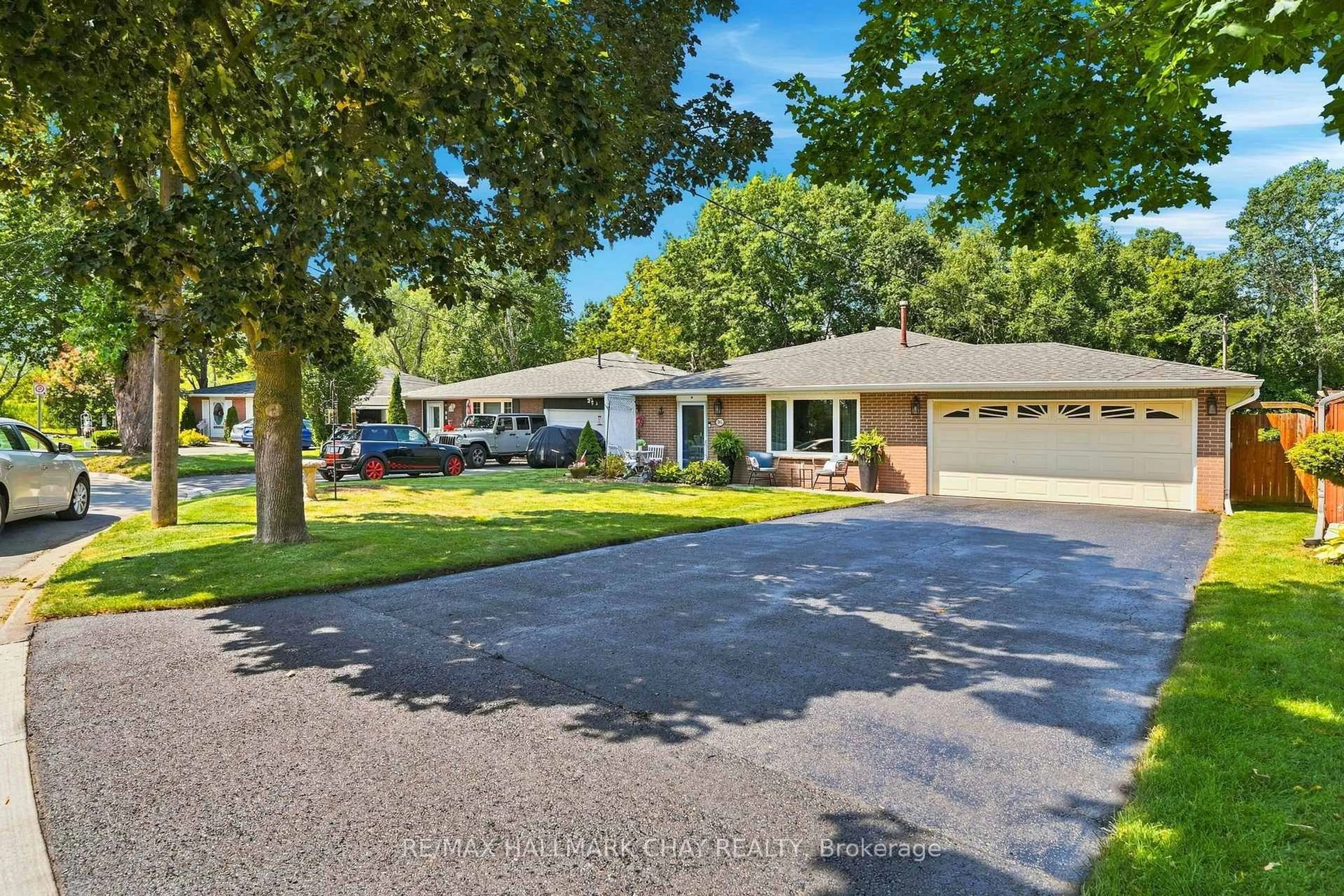 A pic from outside/outdoor area/front of a property/back of a property/a pic from drone, street for 96 Maple Ave, New Tecumseth Ontario L0G 1A0