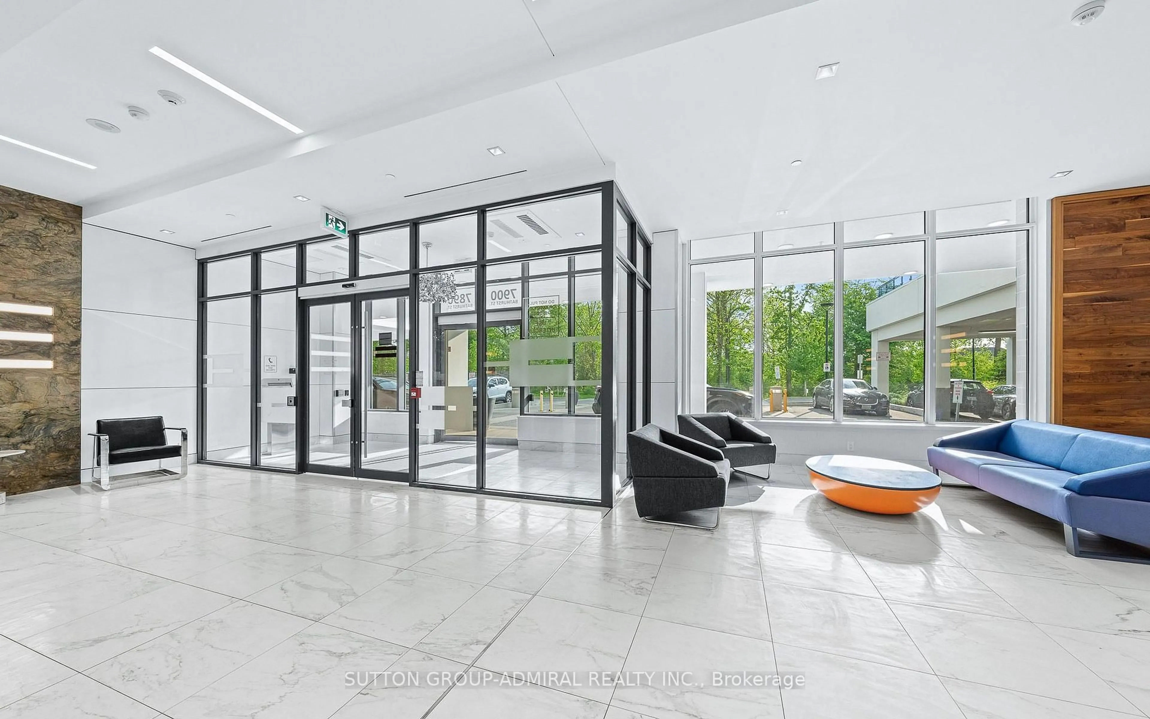 Indoor foyer for 7900 Bathurst St #331, Vaughan Ontario L4J 0J9