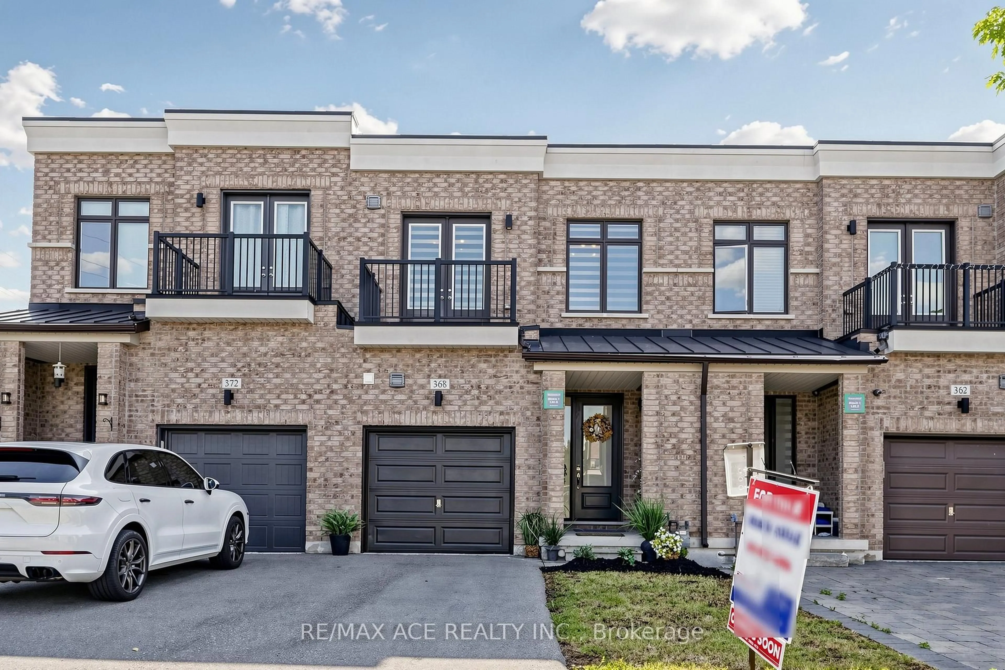 Home with brick exterior material, street for 368 Elyse Crt, Aurora Ontario L4G 2C9