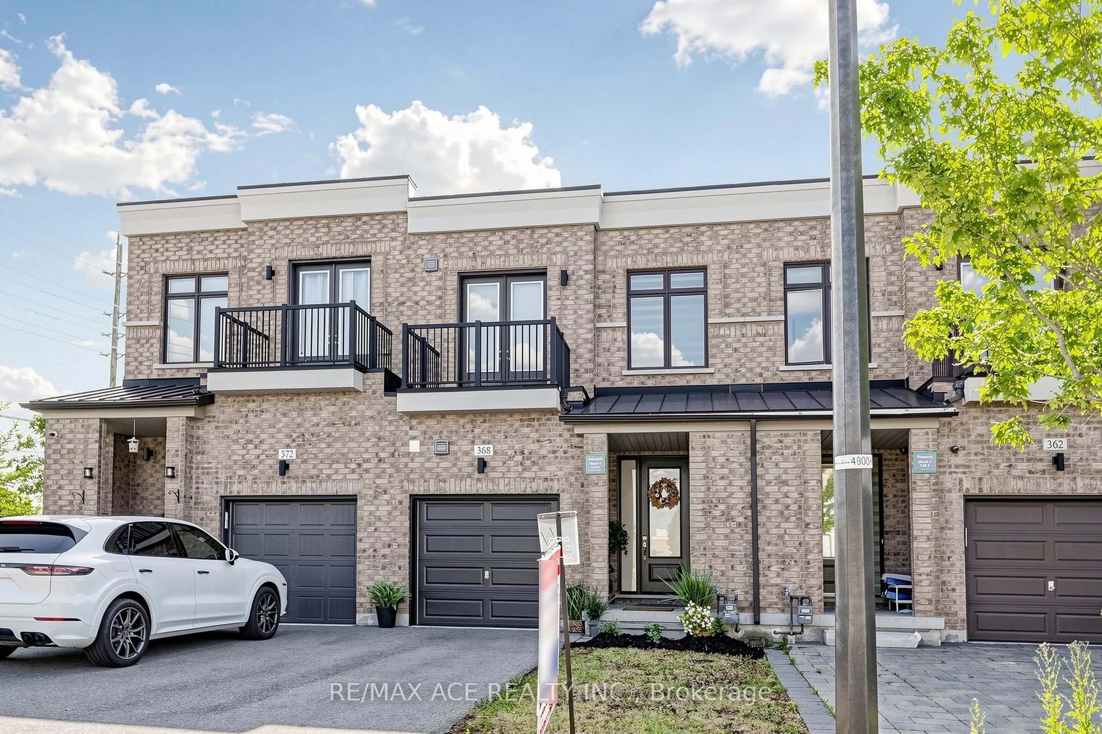 Home with brick exterior material, street for 368 Elyse Crt, Aurora Ontario L4G 2C9