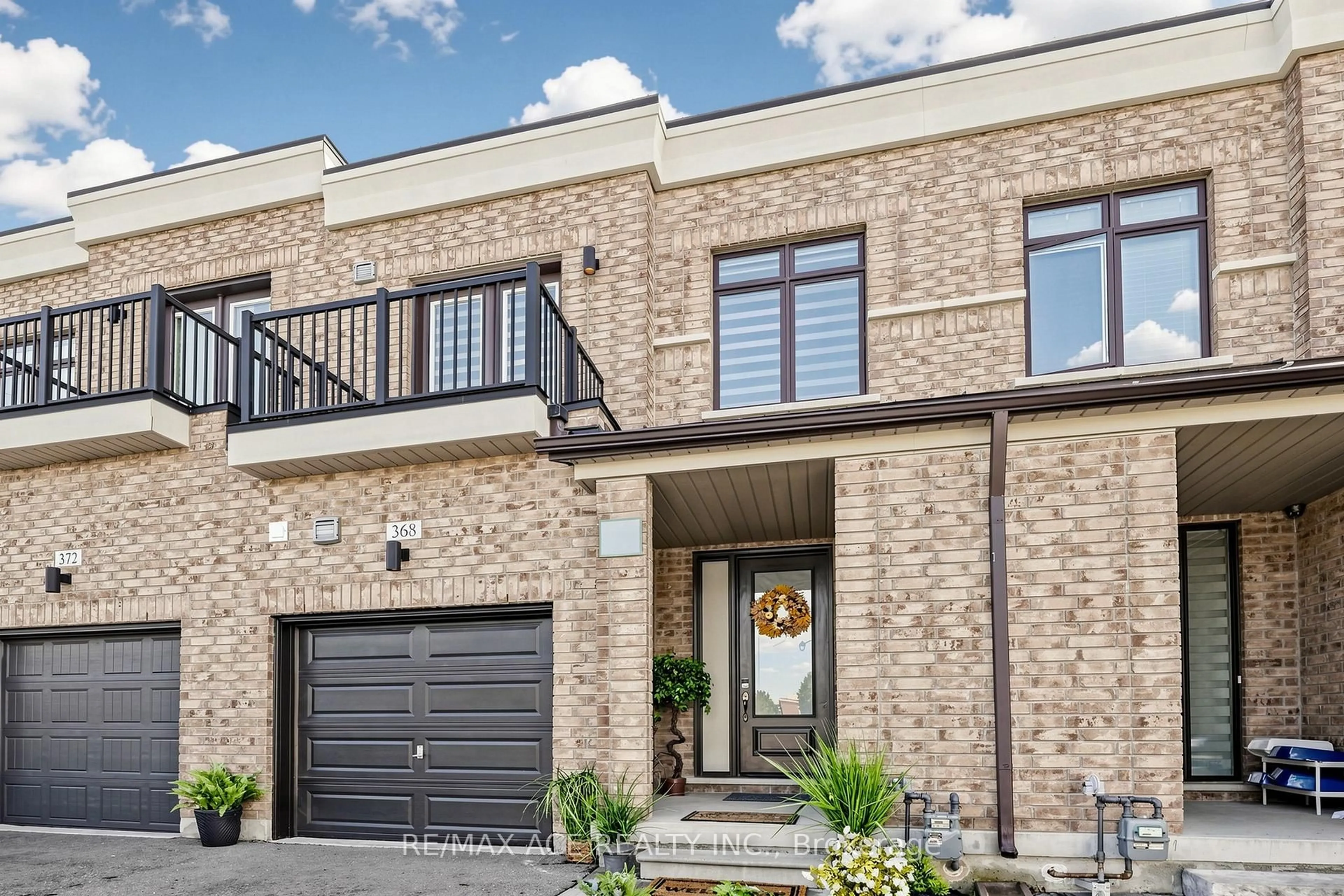 Home with brick exterior material, street for 368 Elyse Crt, Aurora Ontario L4G 2C9