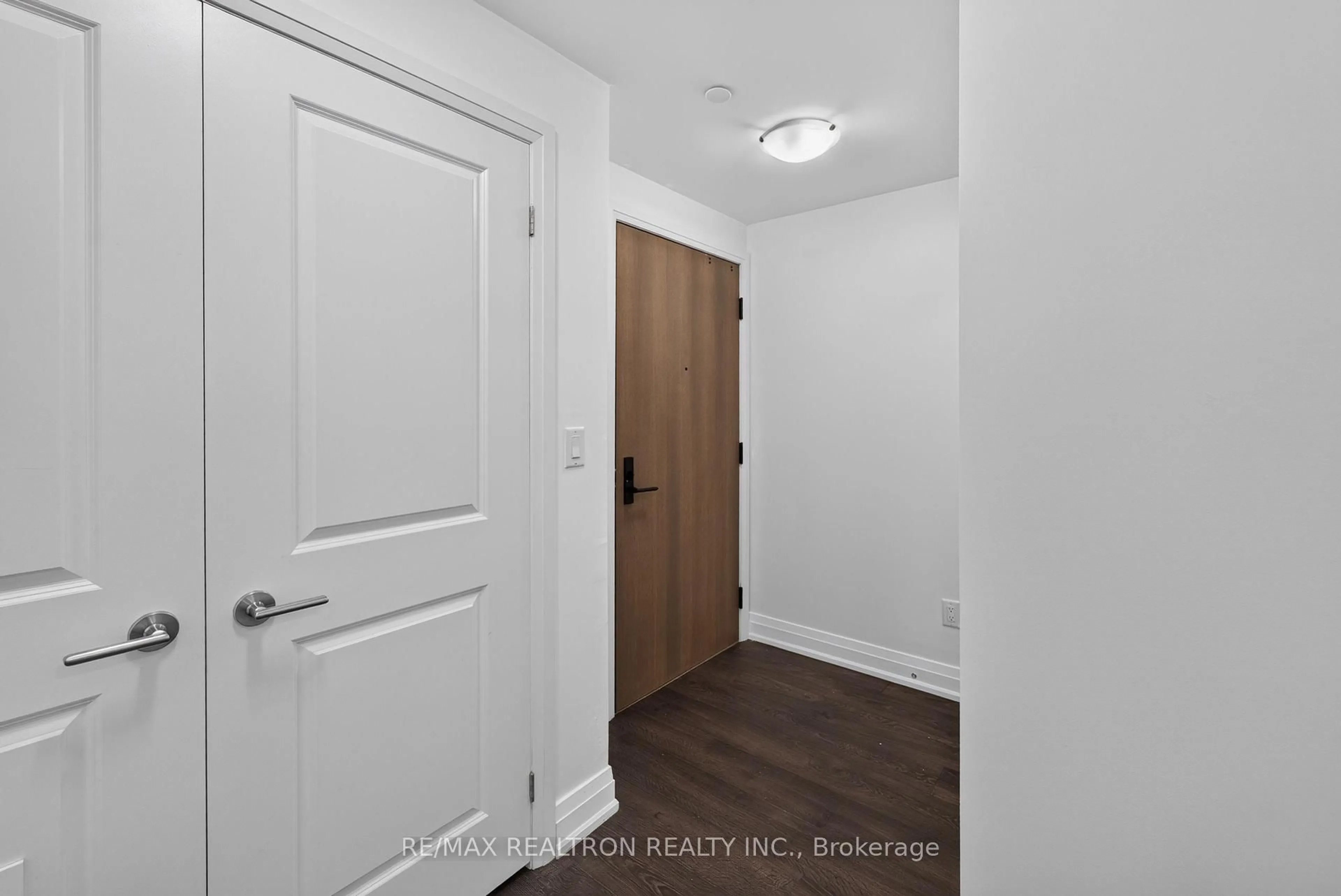 Indoor entryway for 9700 Ninth Line #219, Markham Ontario L6B 1R7