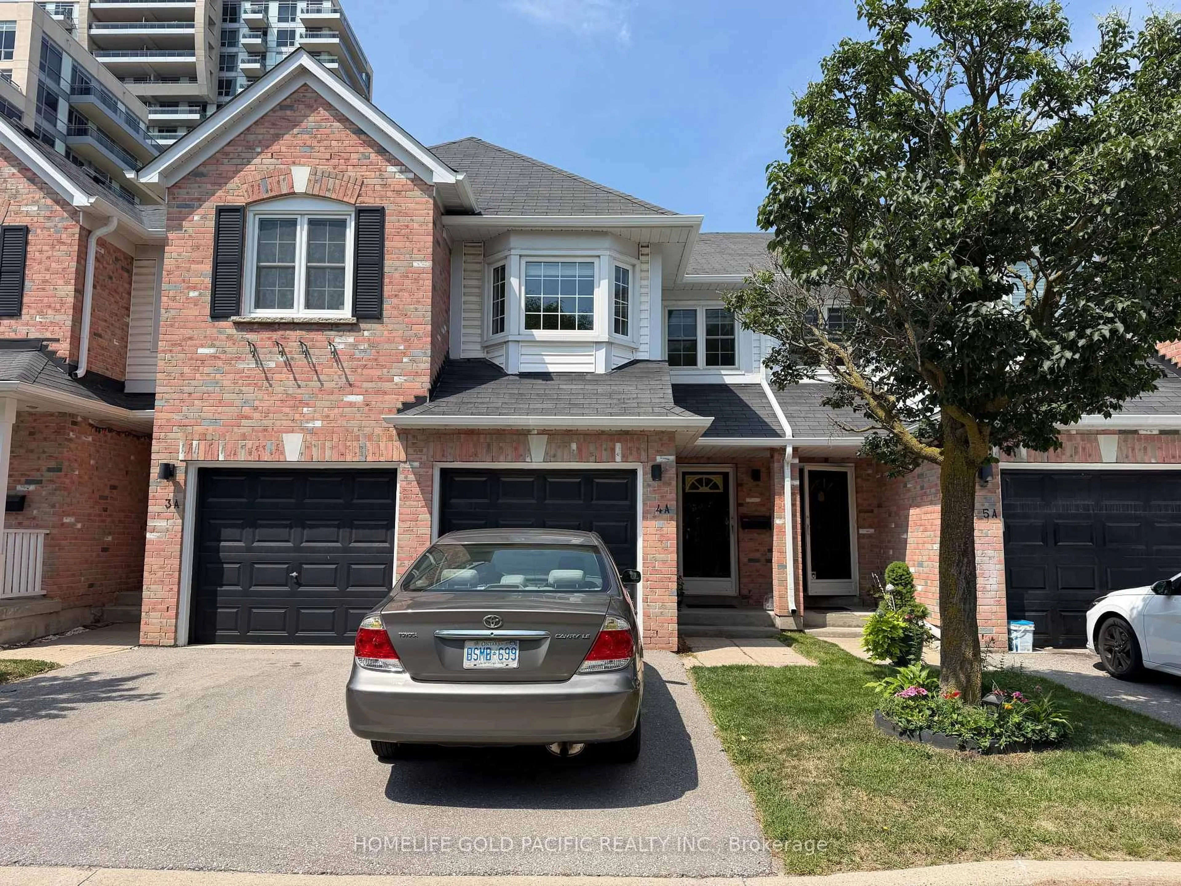Home with brick exterior material, street for 81 Northern Heights Dr #4A, Richmond Hill Ontario L4B 4C9