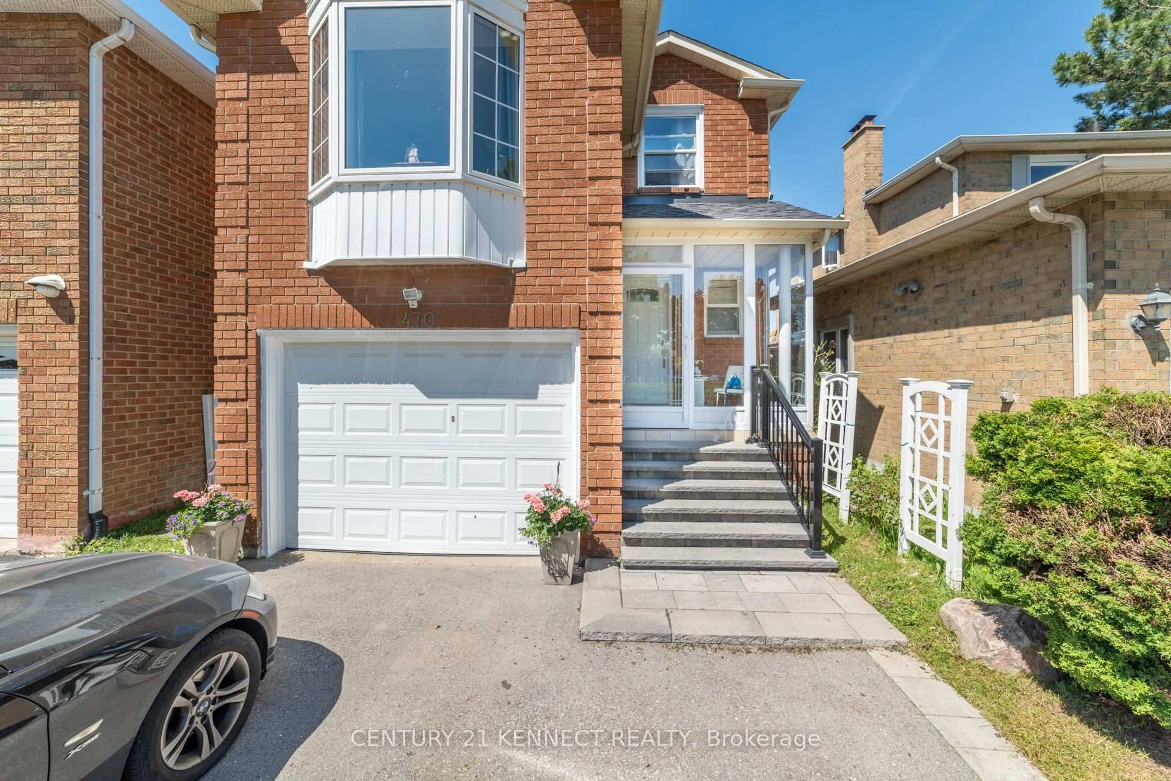 Home with brick exterior material, street for 470 Brownridge Dr, Vaughan Ontario L4J 5Z9