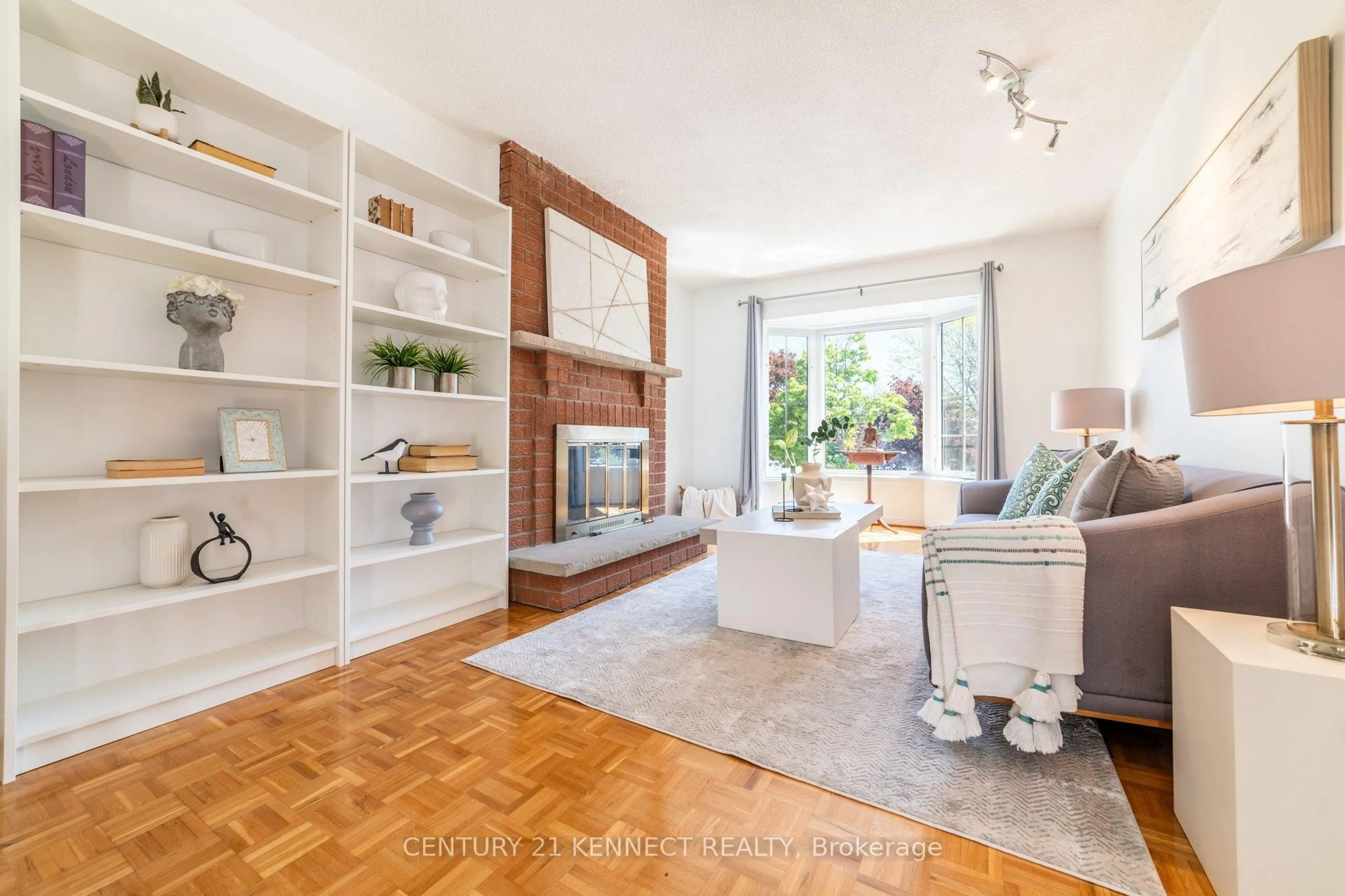 Living room with furniture, ceramic/tile floor for 470 Brownridge Dr, Vaughan Ontario L4J 5Z9