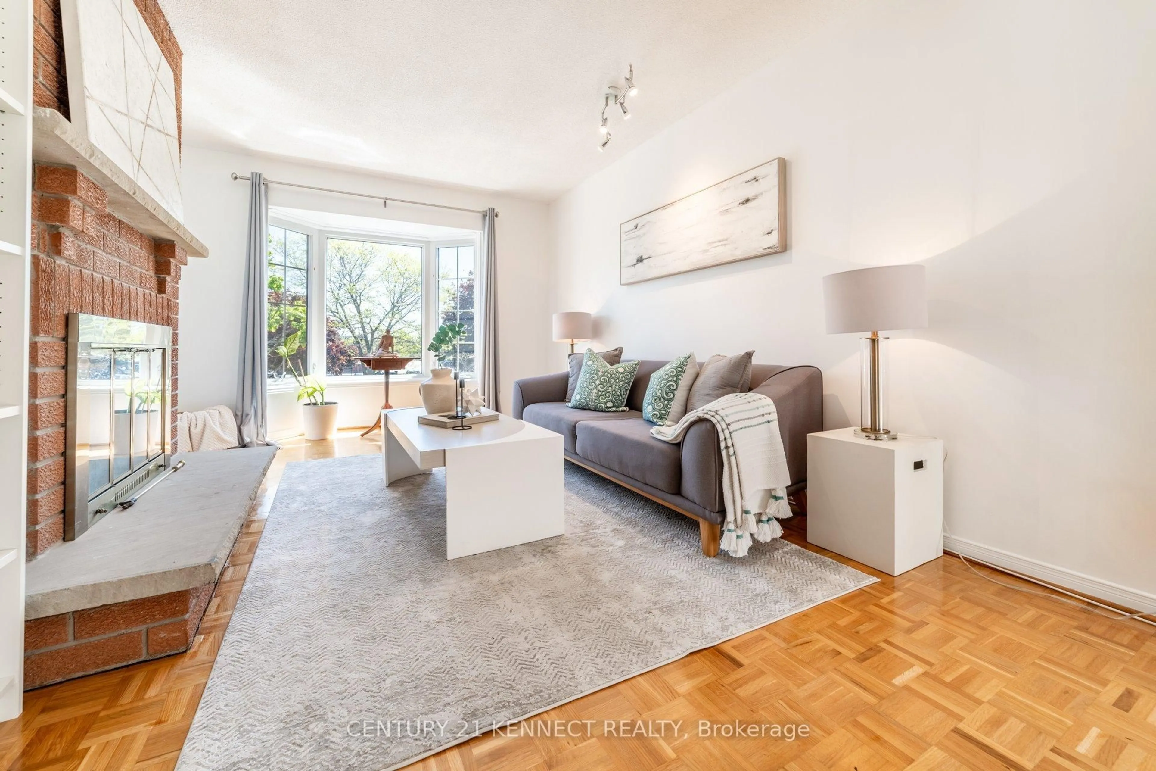 Living room with furniture, unknown for 470 Brownridge Dr, Vaughan Ontario L4J 5Z9