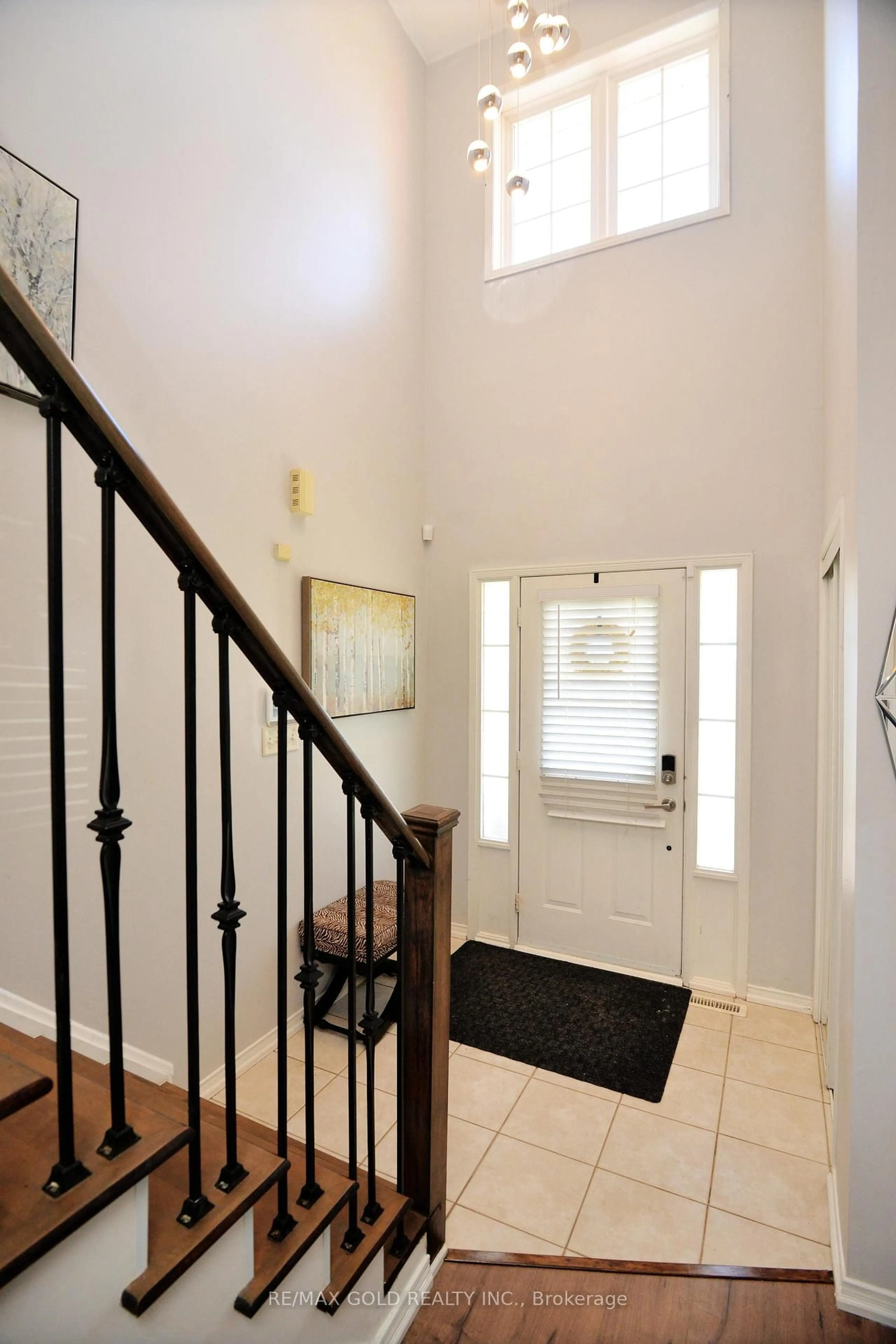 Indoor entryway for 1199 Andrade Lane, Innisfil Ontario L9S 4X6