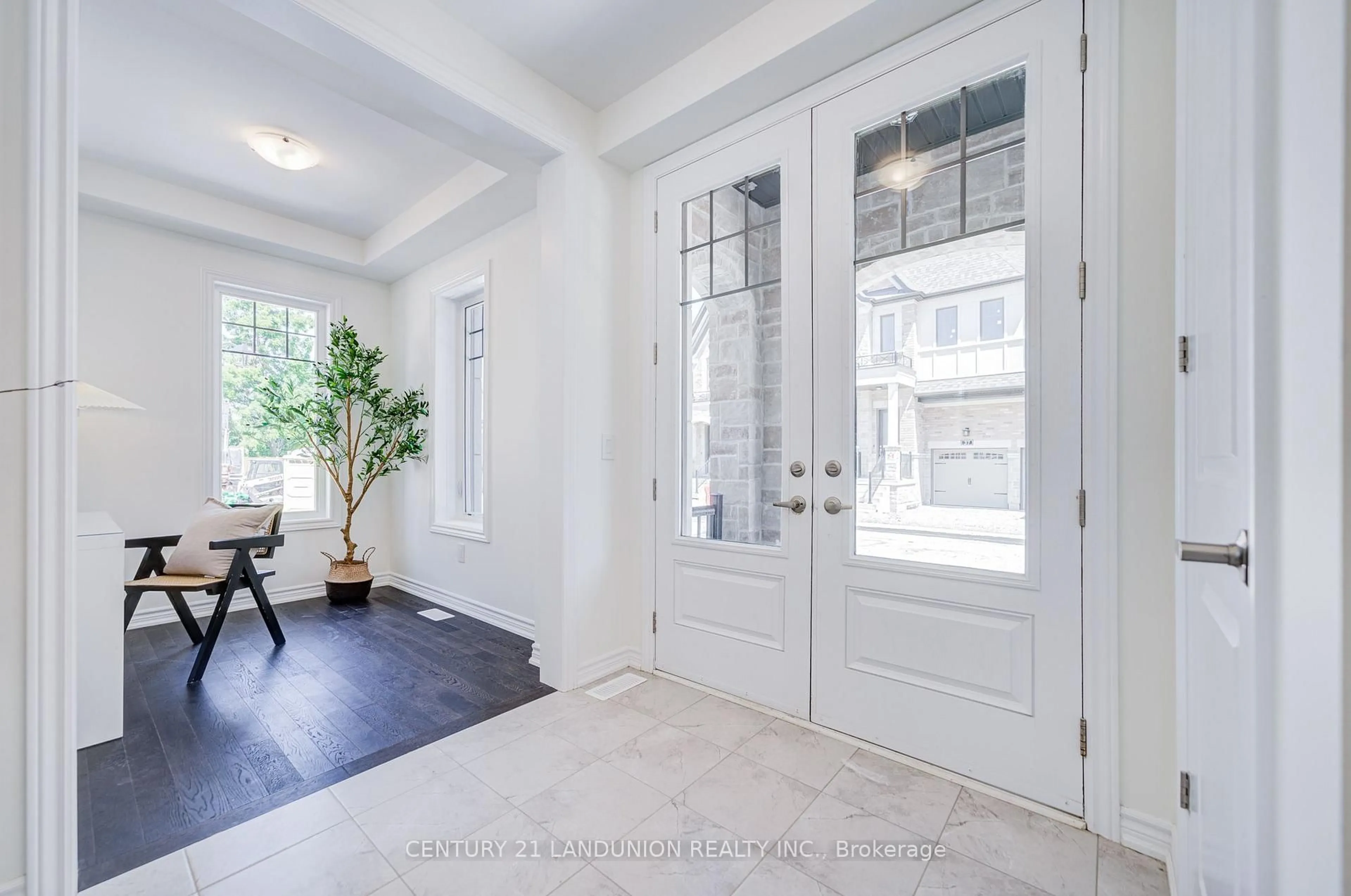 Indoor entryway for 66 Main St #Lot 24, King Ontario L0G 1T0