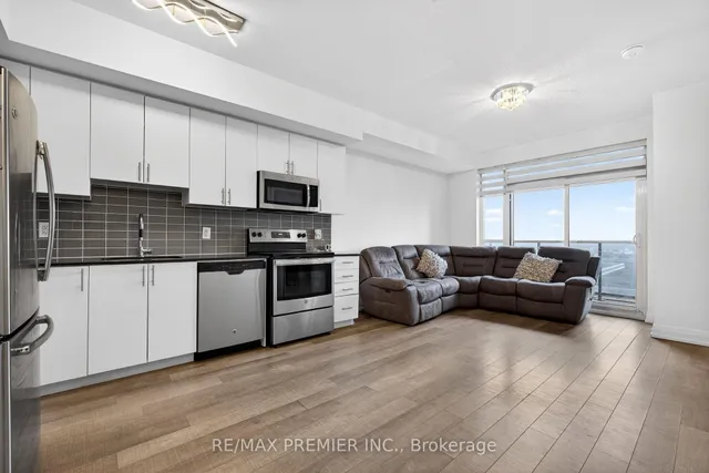 7167 Yonge St #608, Markham 4