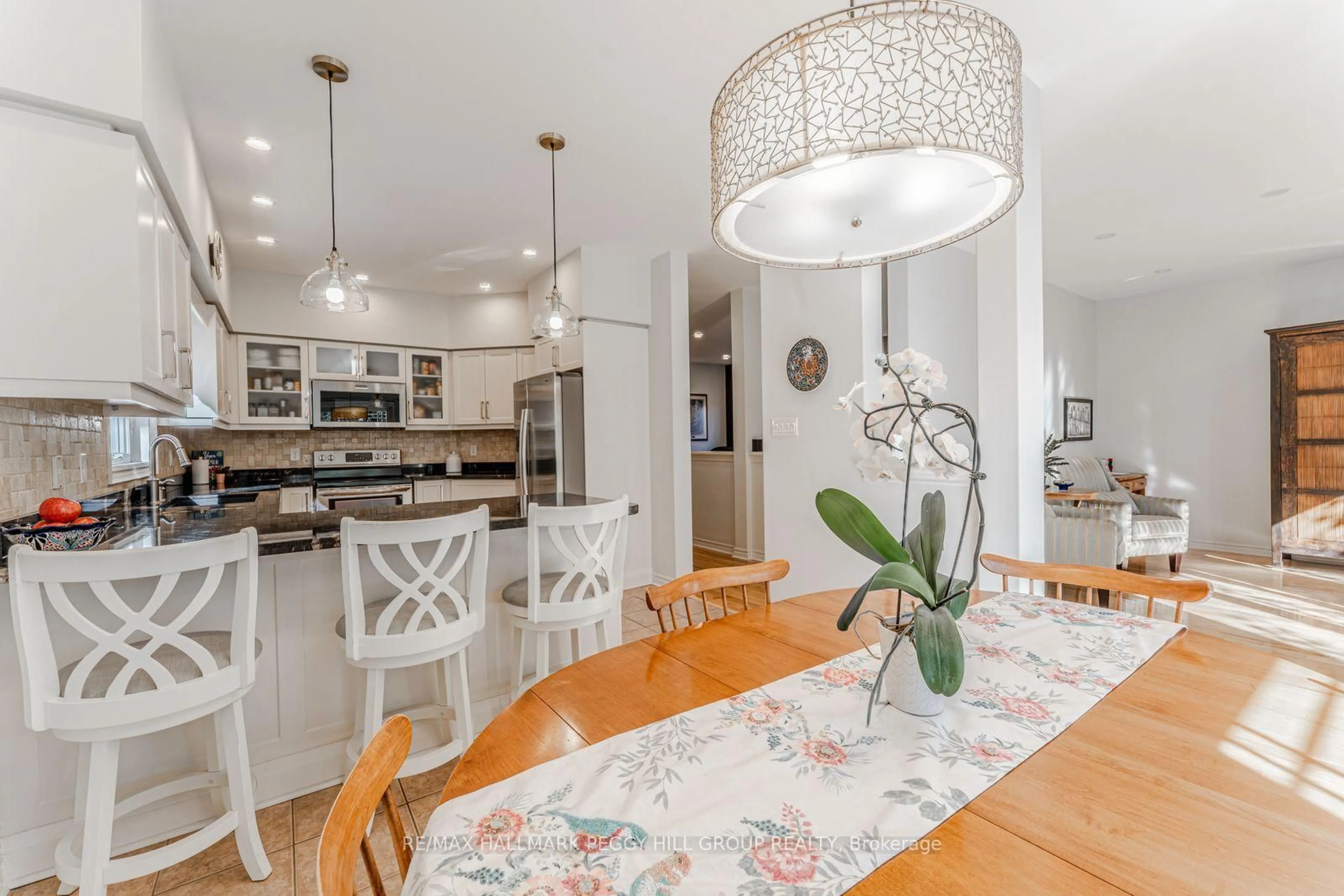 Open concept kitchen, unknown for 2070 Osbond Rd, Innisfil Ontario L9S 0A9