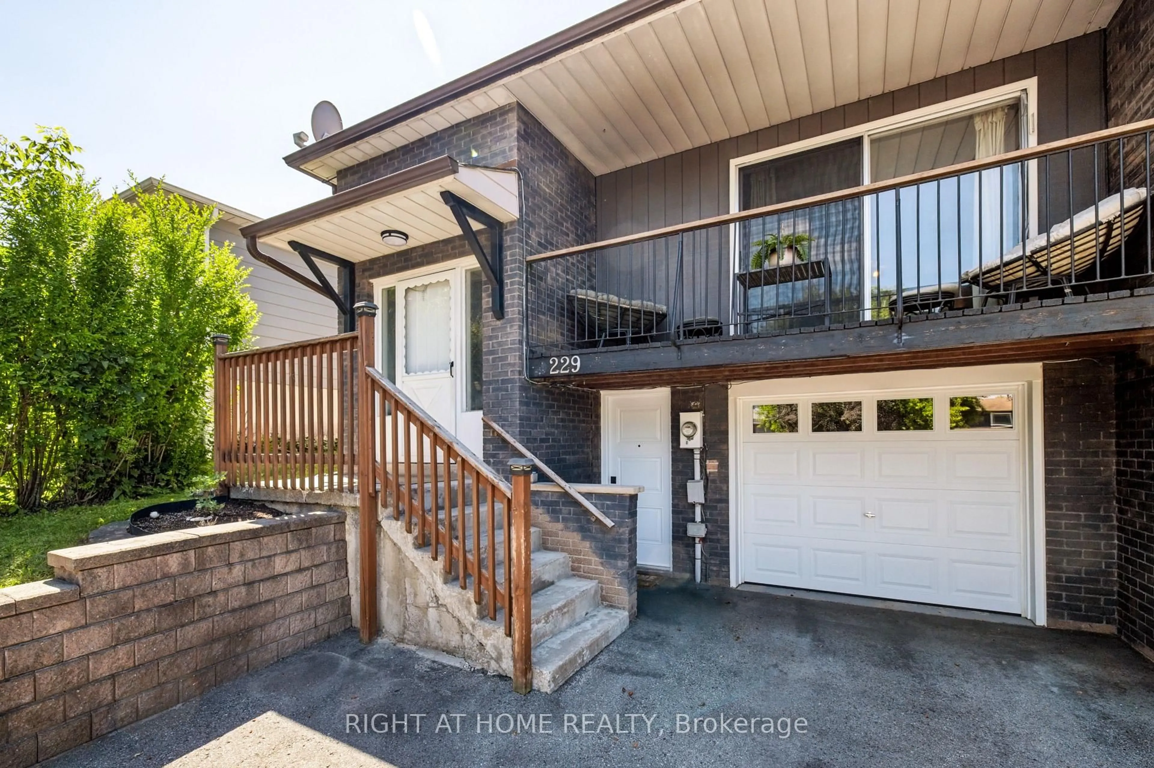 Unknown for 229 Britannia Ave, Bradford West Gwillimbury Ontario L3Z 1A4