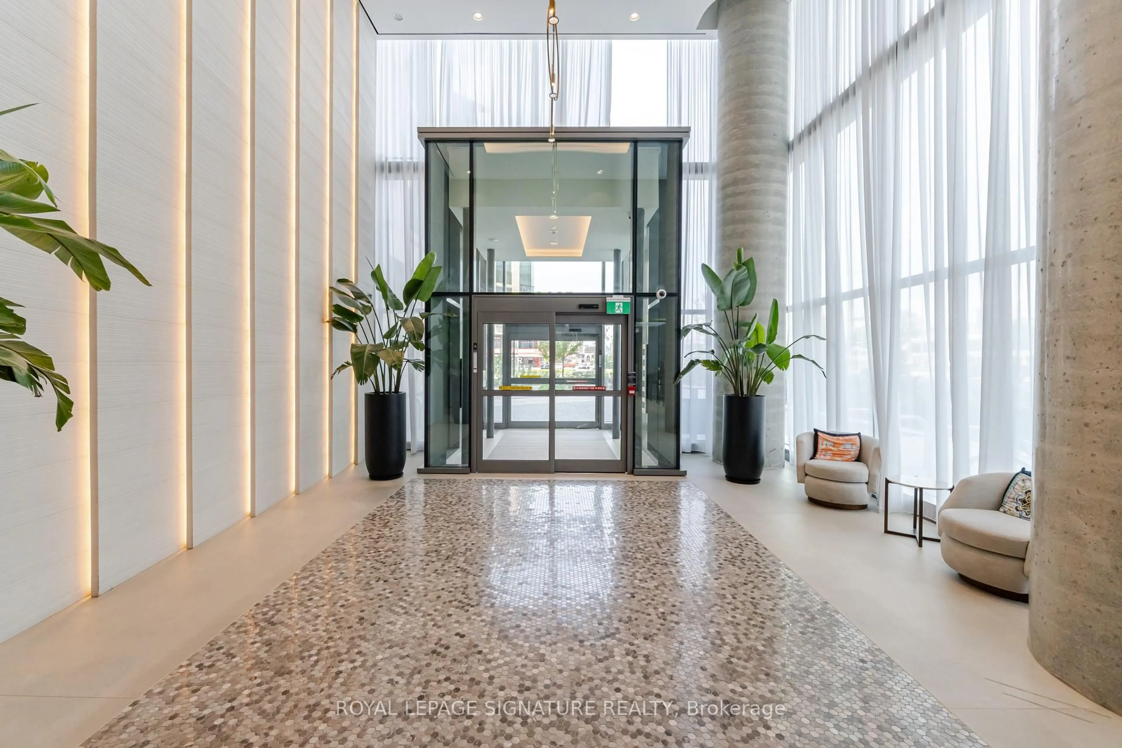 Indoor foyer for 7890 Jane St #4508, Vaughan Ontario L4K 0K9