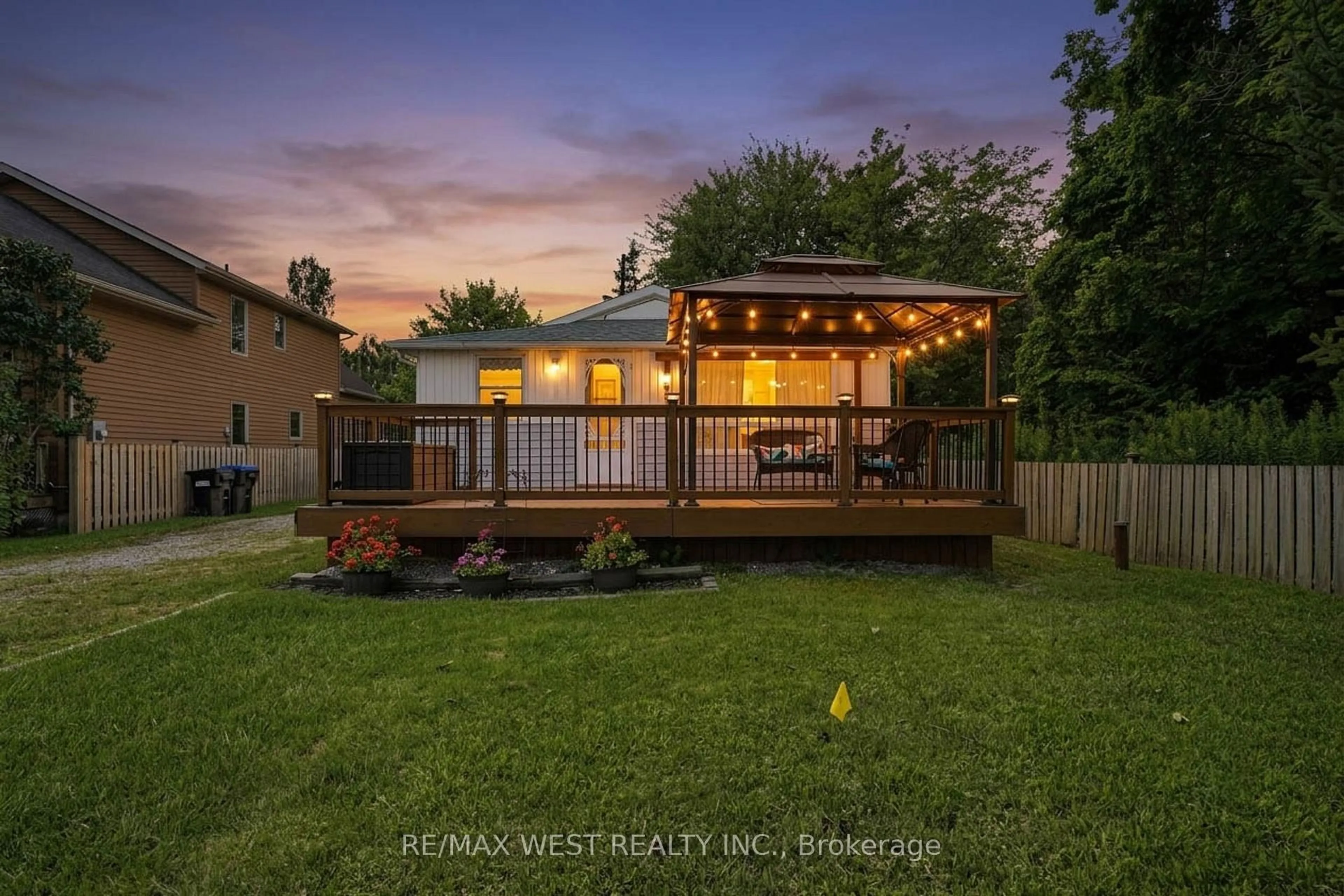 Patio, unknown for 2234 Crystal Beach Rd, Innisfil Ontario L9S 3W9