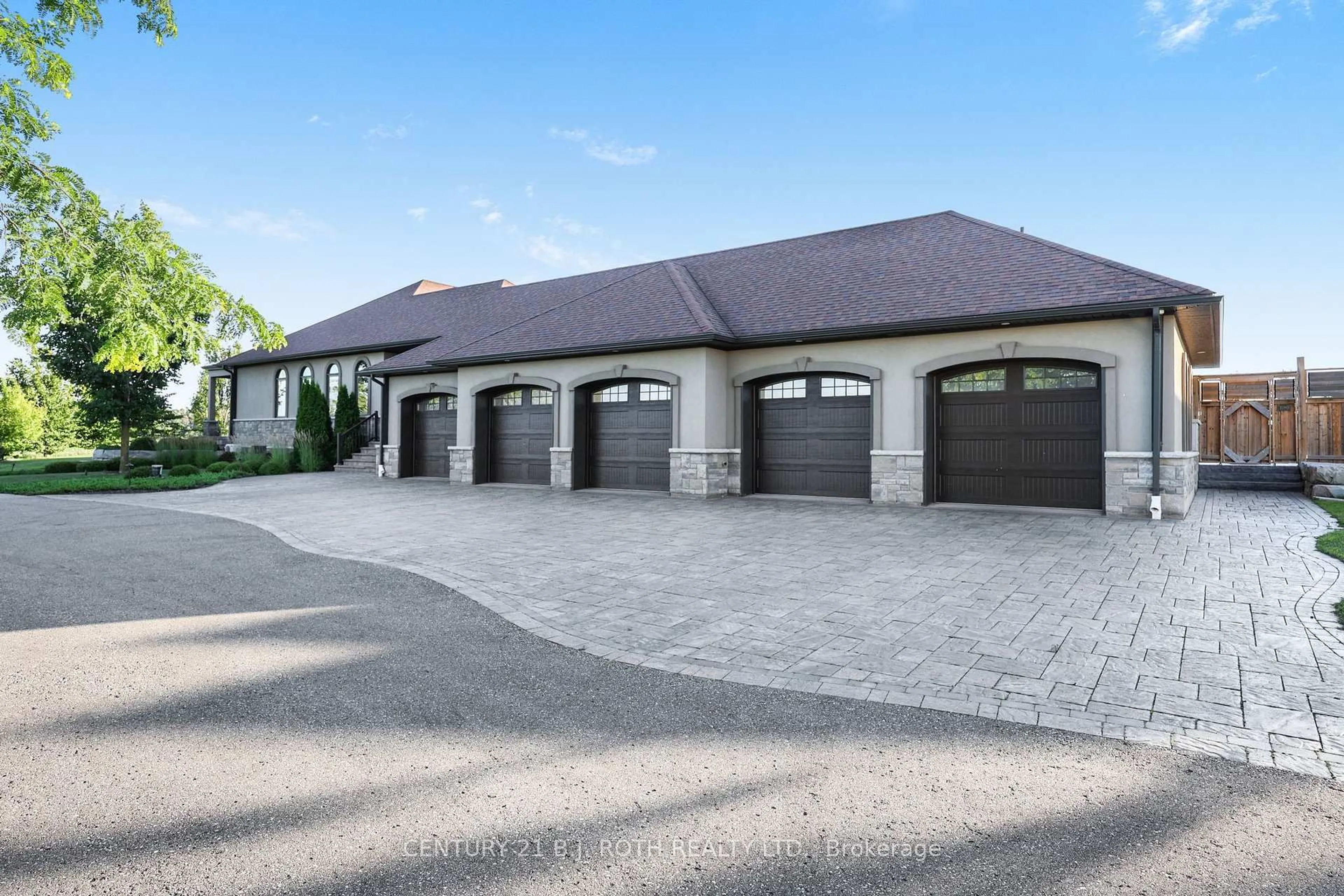 Indoor garage for 4688 5th Sdrd, Essa Ontario L0L 1L0