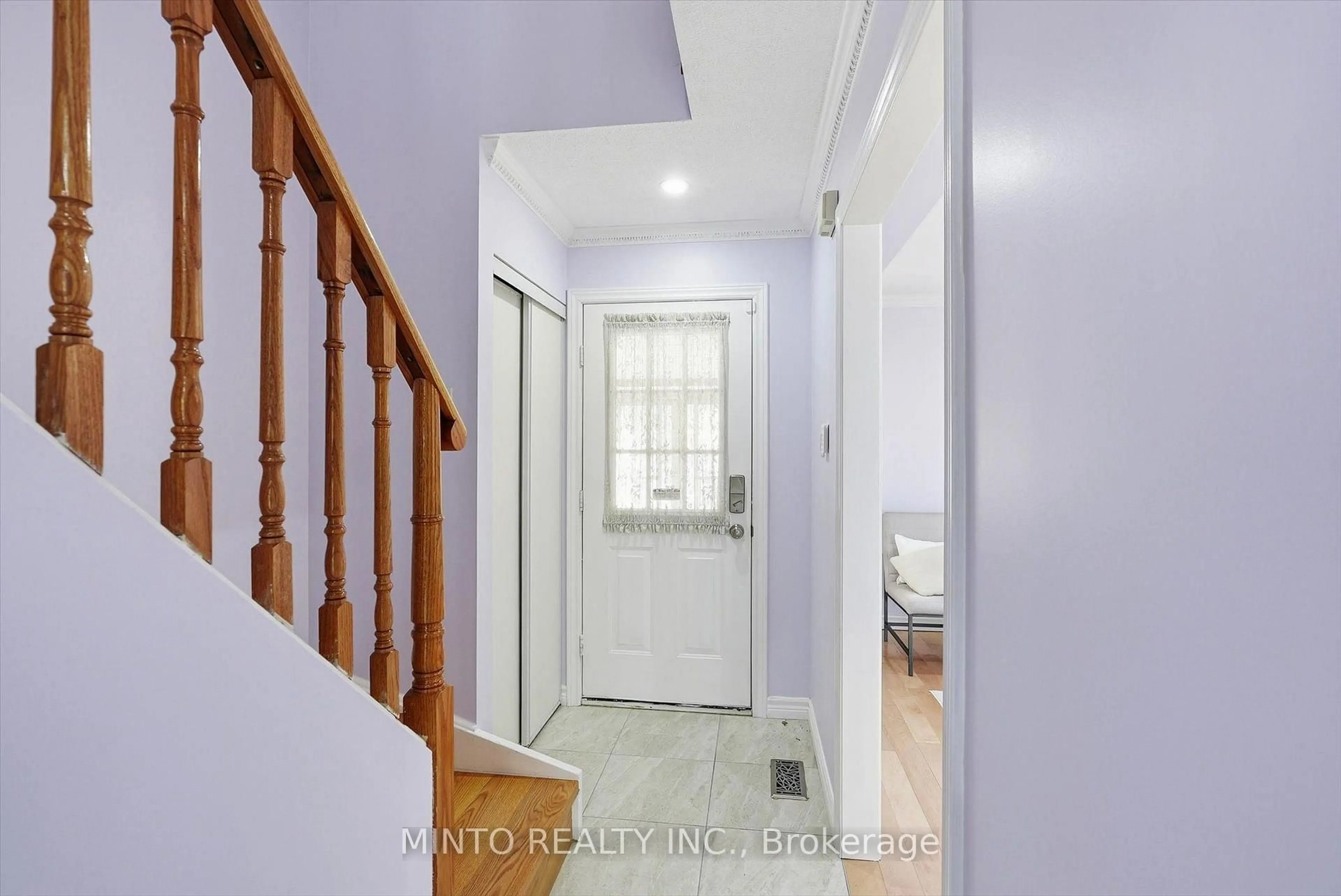 Indoor entryway for 169 Kenborough Crt, Markham Ontario L3S 3P4