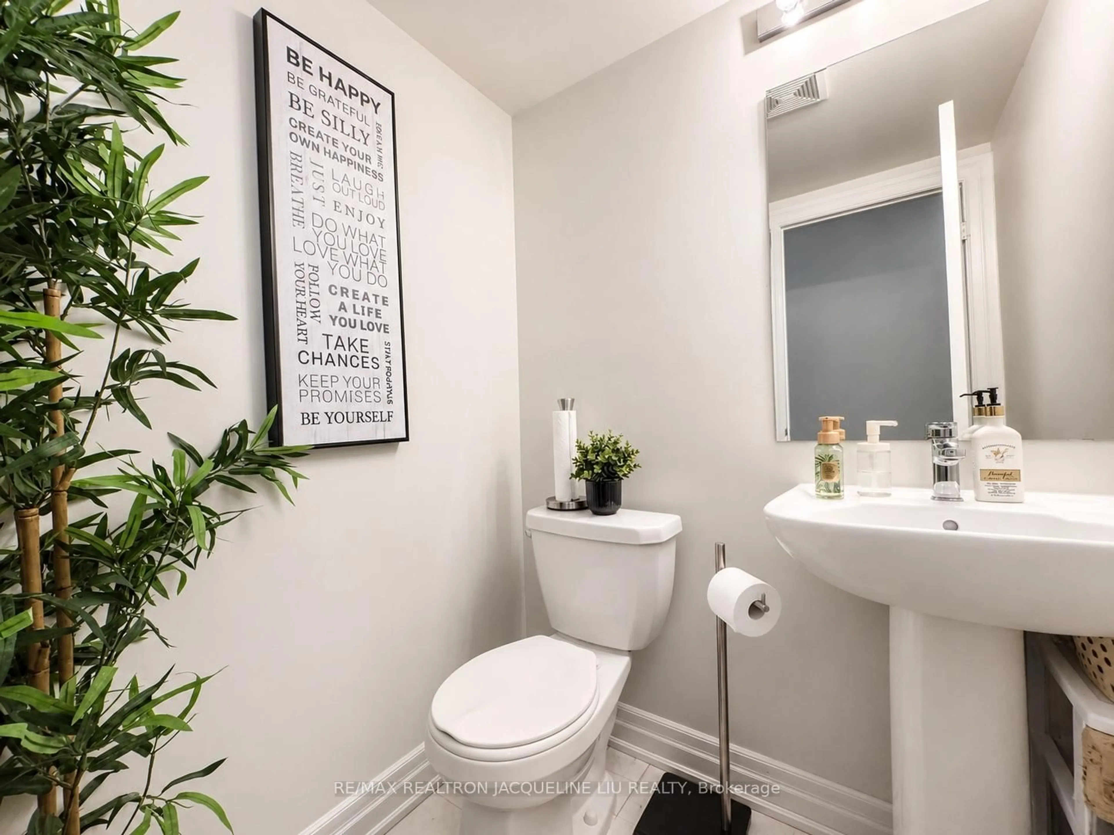 Standard bathroom, ceramic/tile floor for 64 Allure St, Newmarket Ontario L3X 0L1