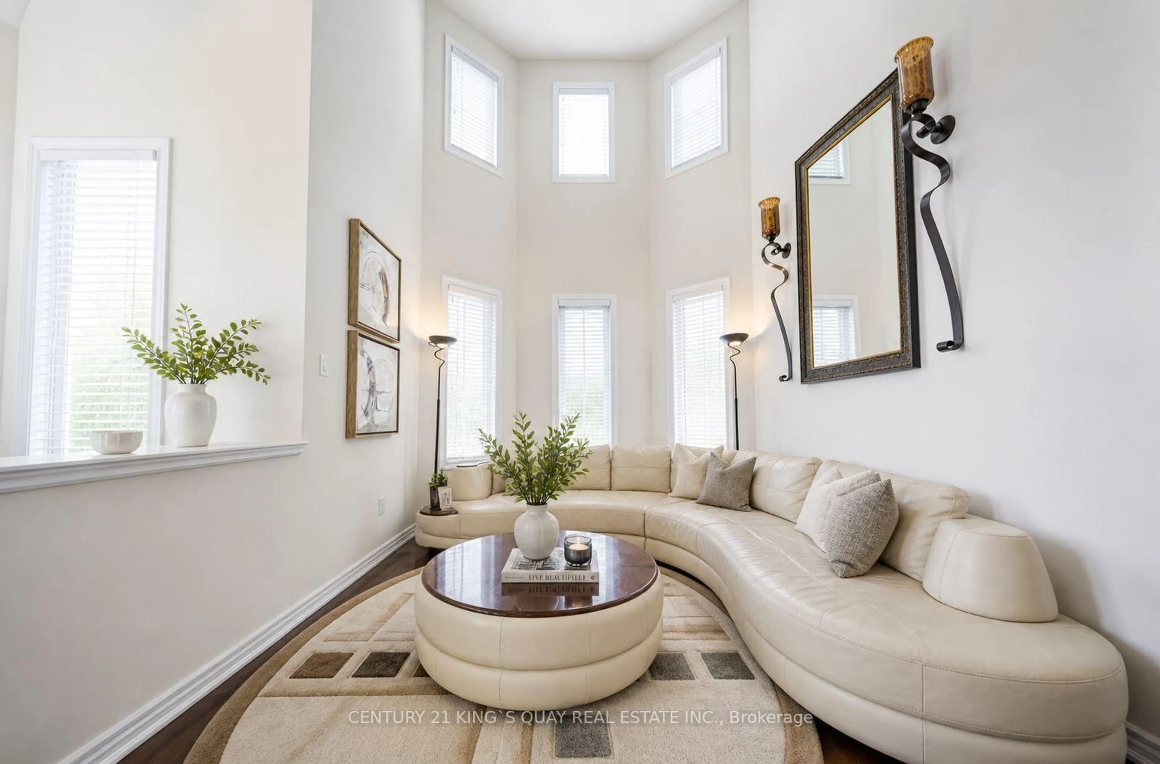 Living room with furniture, unknown for 1 Lourakis St, Richmond Hill Ontario L4E 0J6