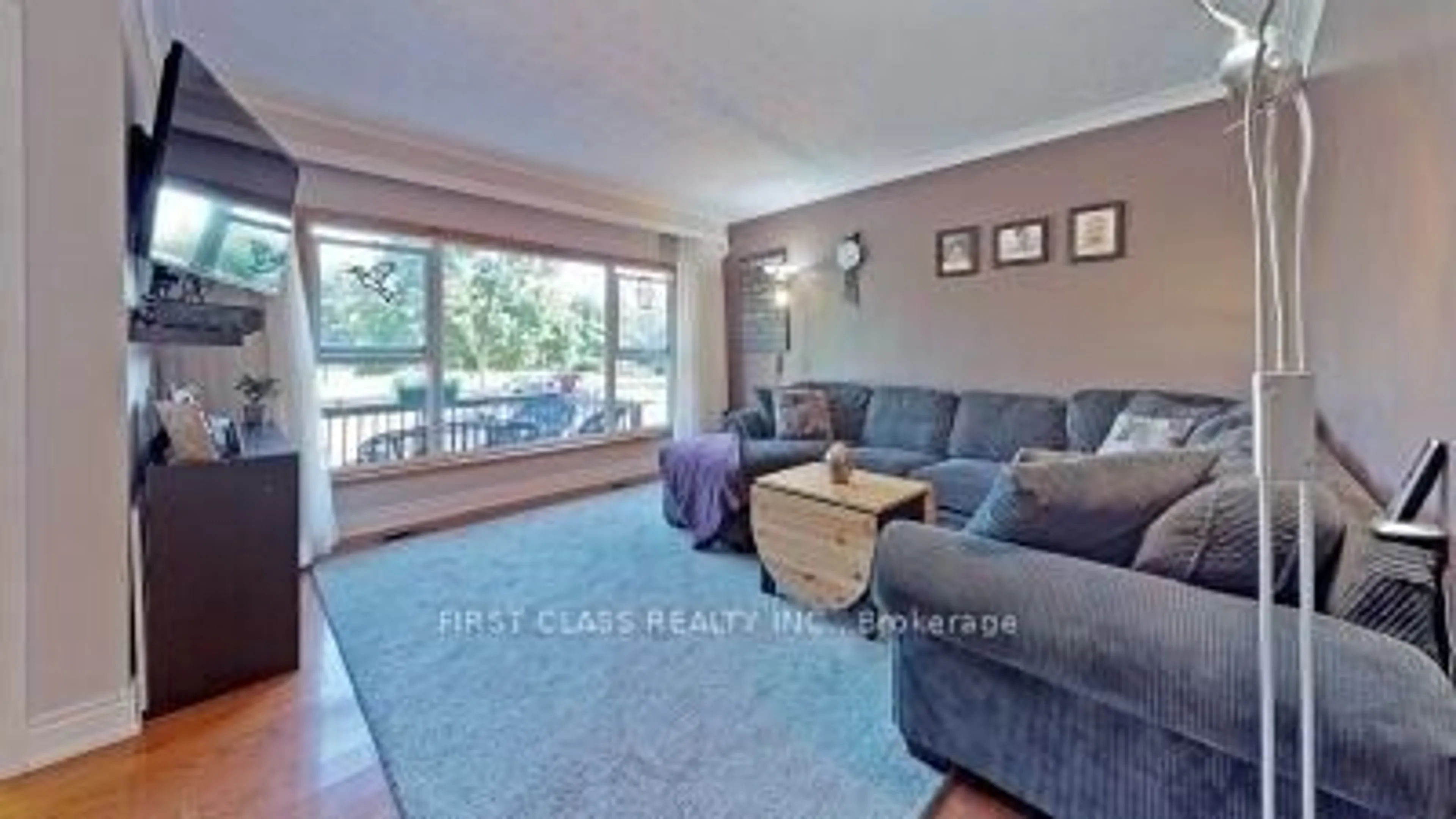 Living room with furniture, unknown for 369 Paliser Cres, Richmond Hill Ontario L4C 1S1