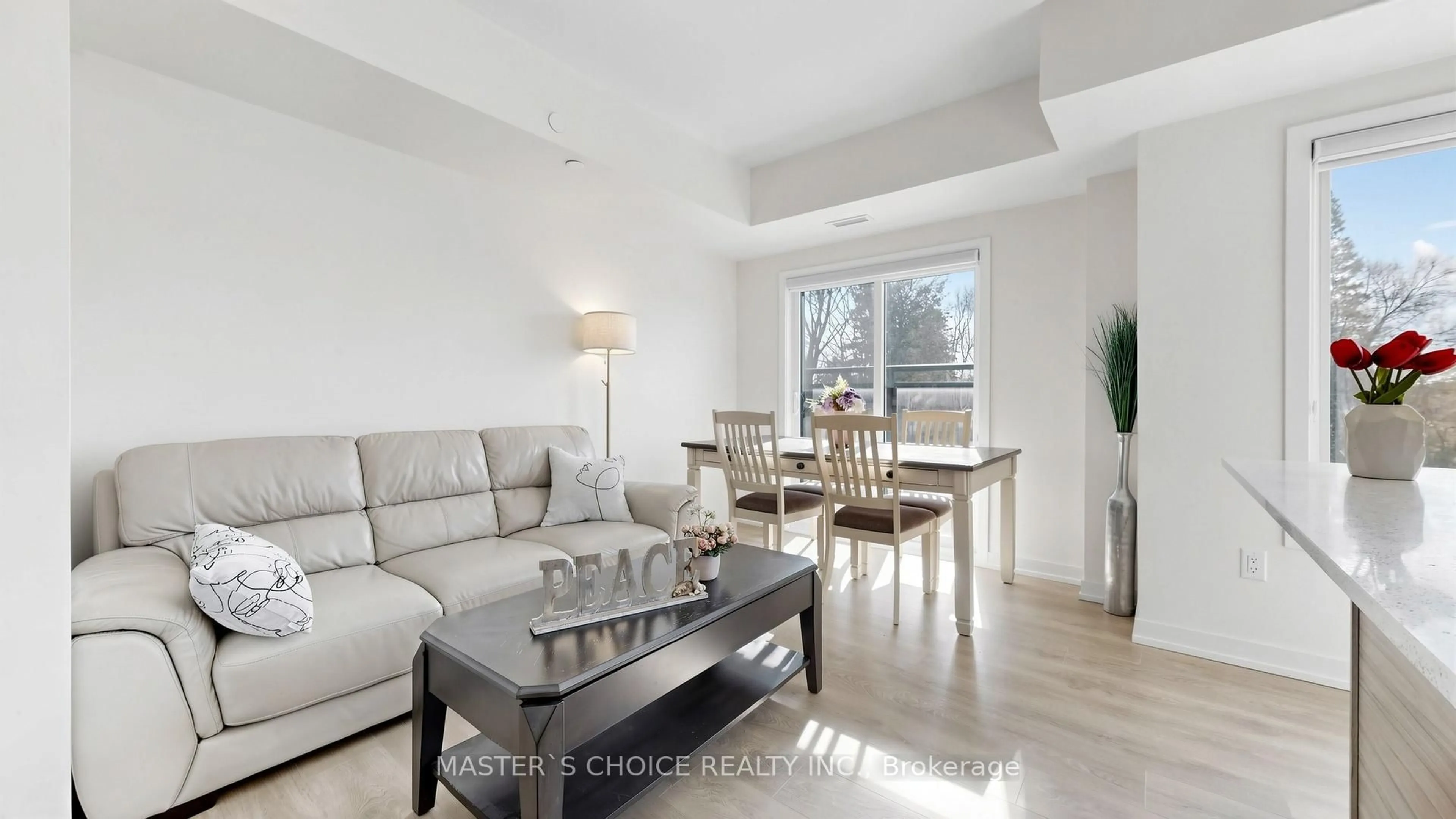 Living room with furniture, unknown for 56 Elizabeth St #1404, Richmond Hill Ontario L4C 5W2
