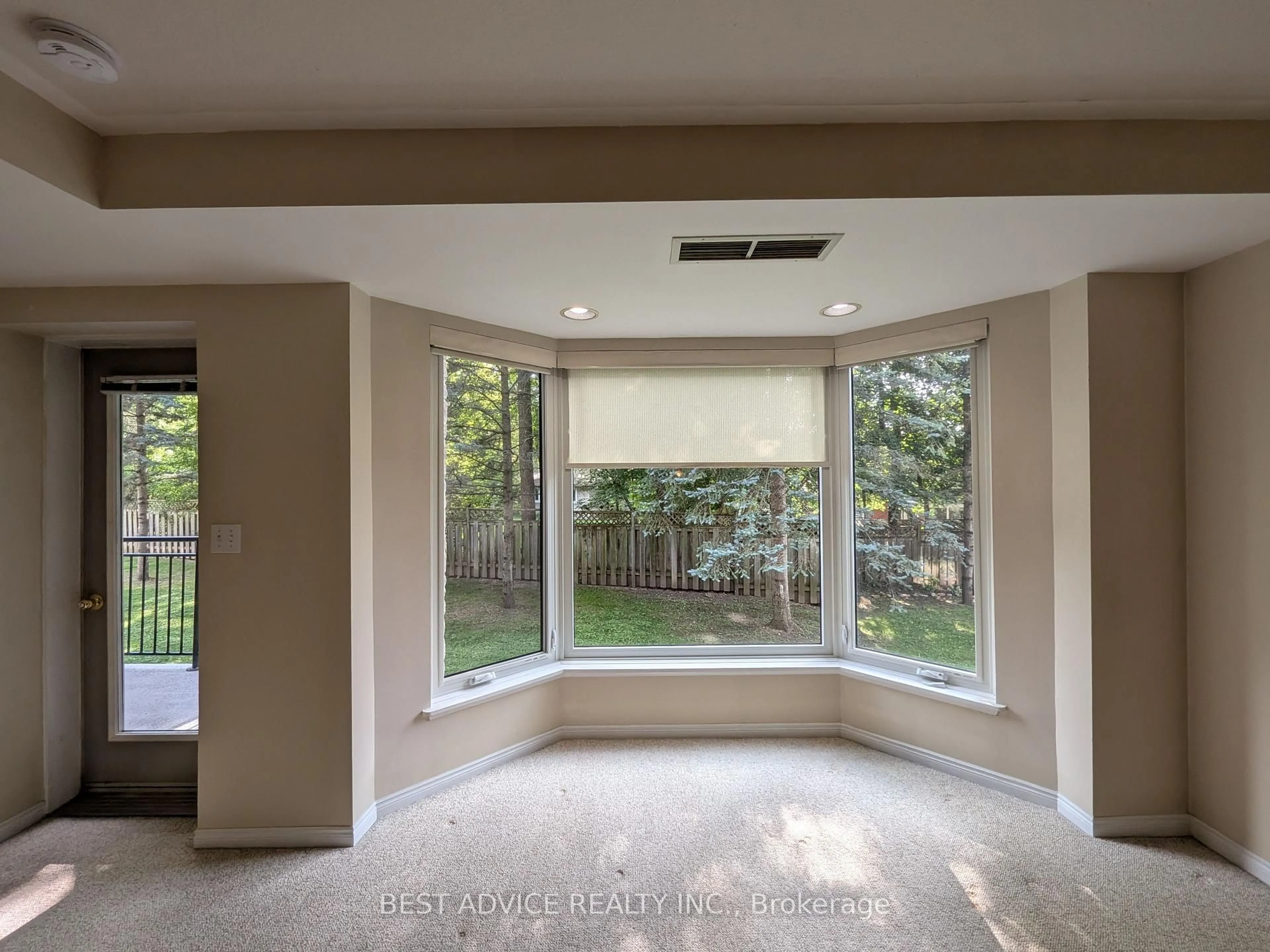 A pic of a room for 85 Wellington St #104, Aurora Ontario L4G 2P2