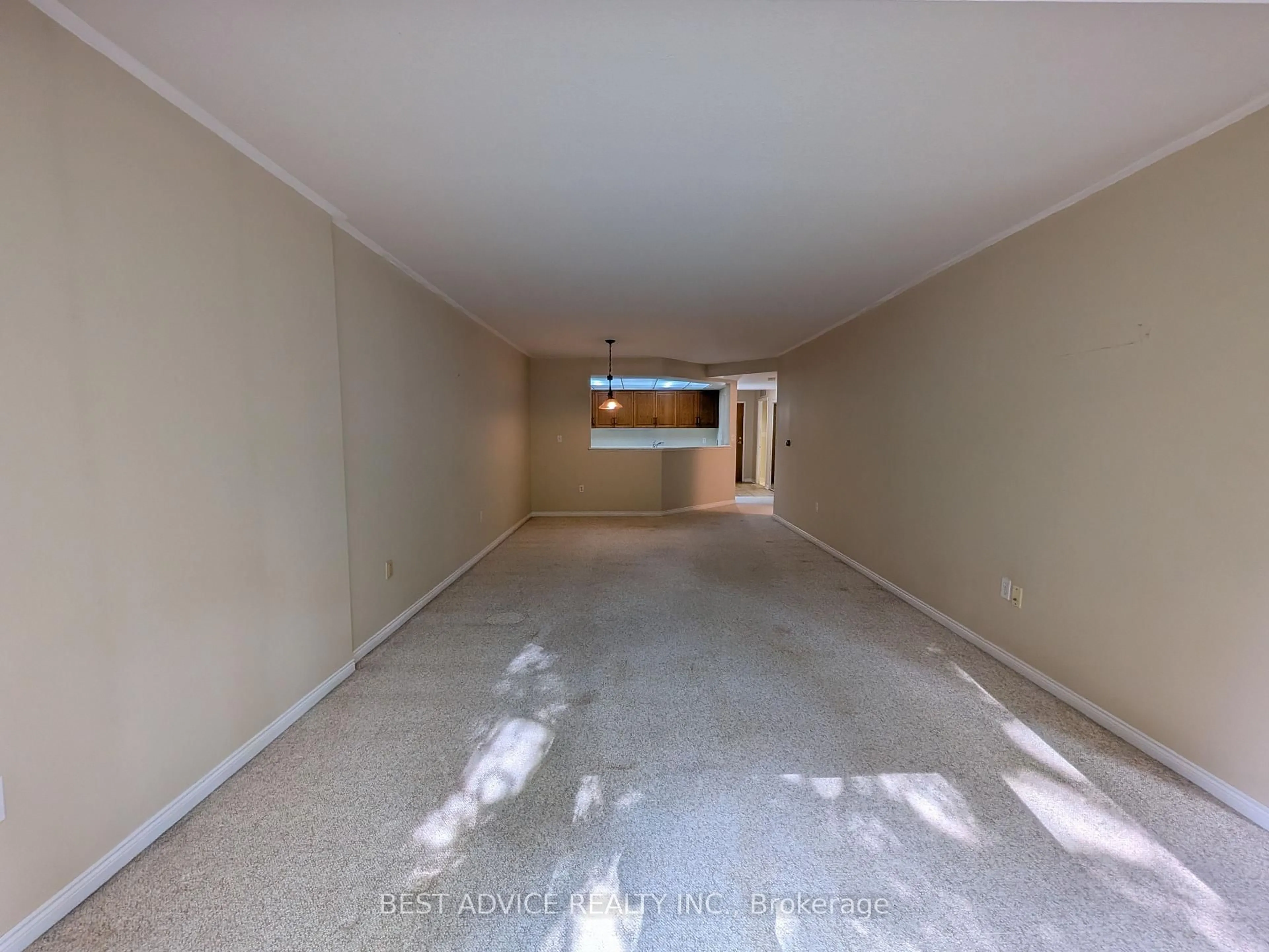 Indoor garage for 85 Wellington St #104, Aurora Ontario L4G 2P2