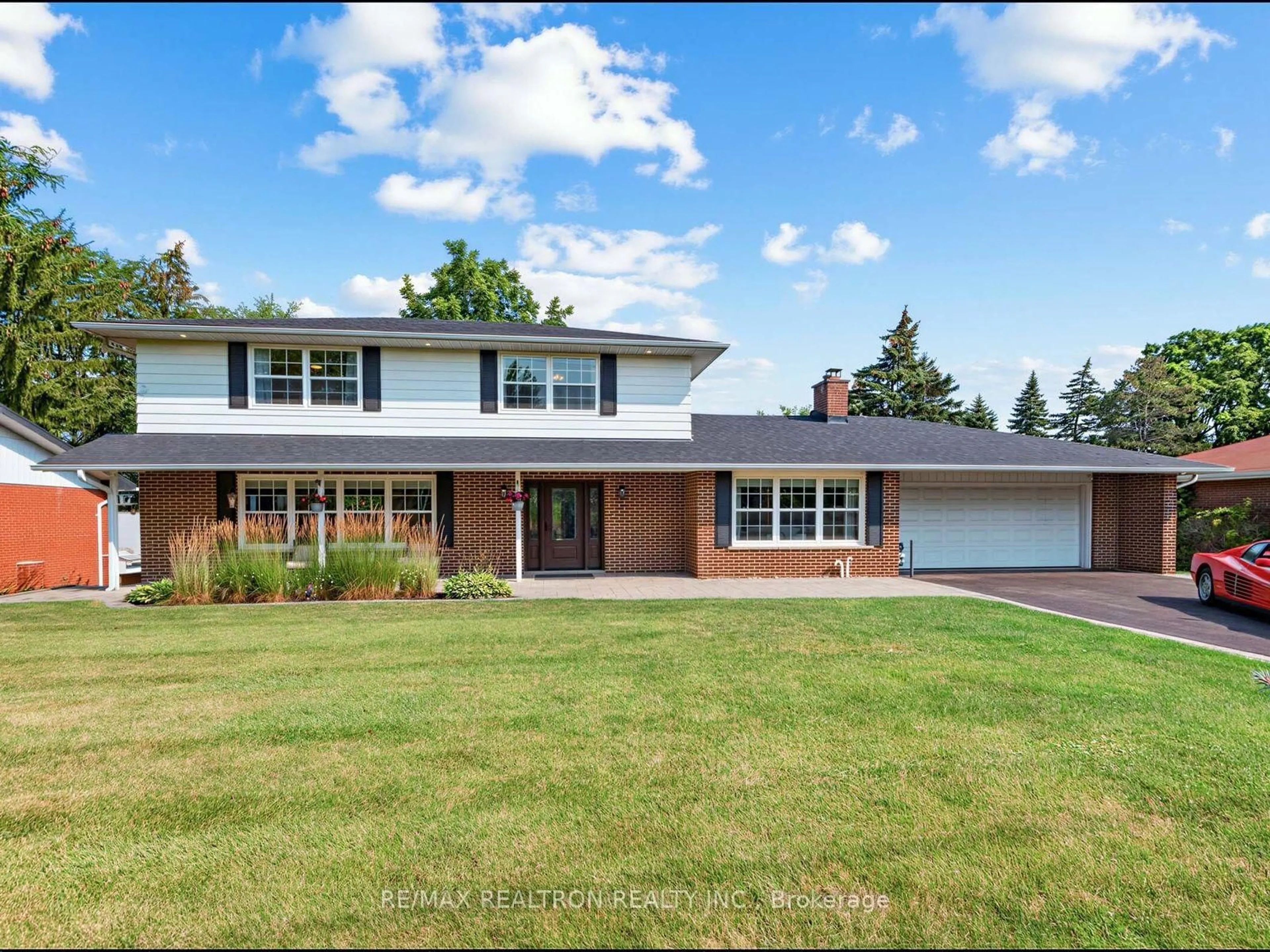 Home with brick exterior material, street for 71 Fletcher St, Bradford West Gwillimbury Ontario L3Z 1M1