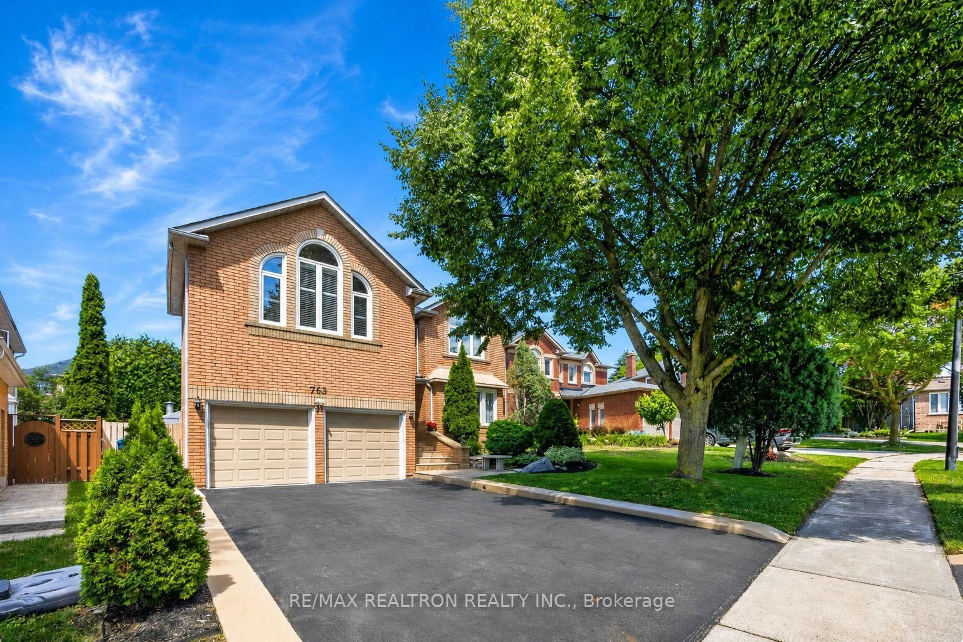 Home with brick exterior material, street for 763 Hollander Rd, Newmarket Ontario L3Y 8H5