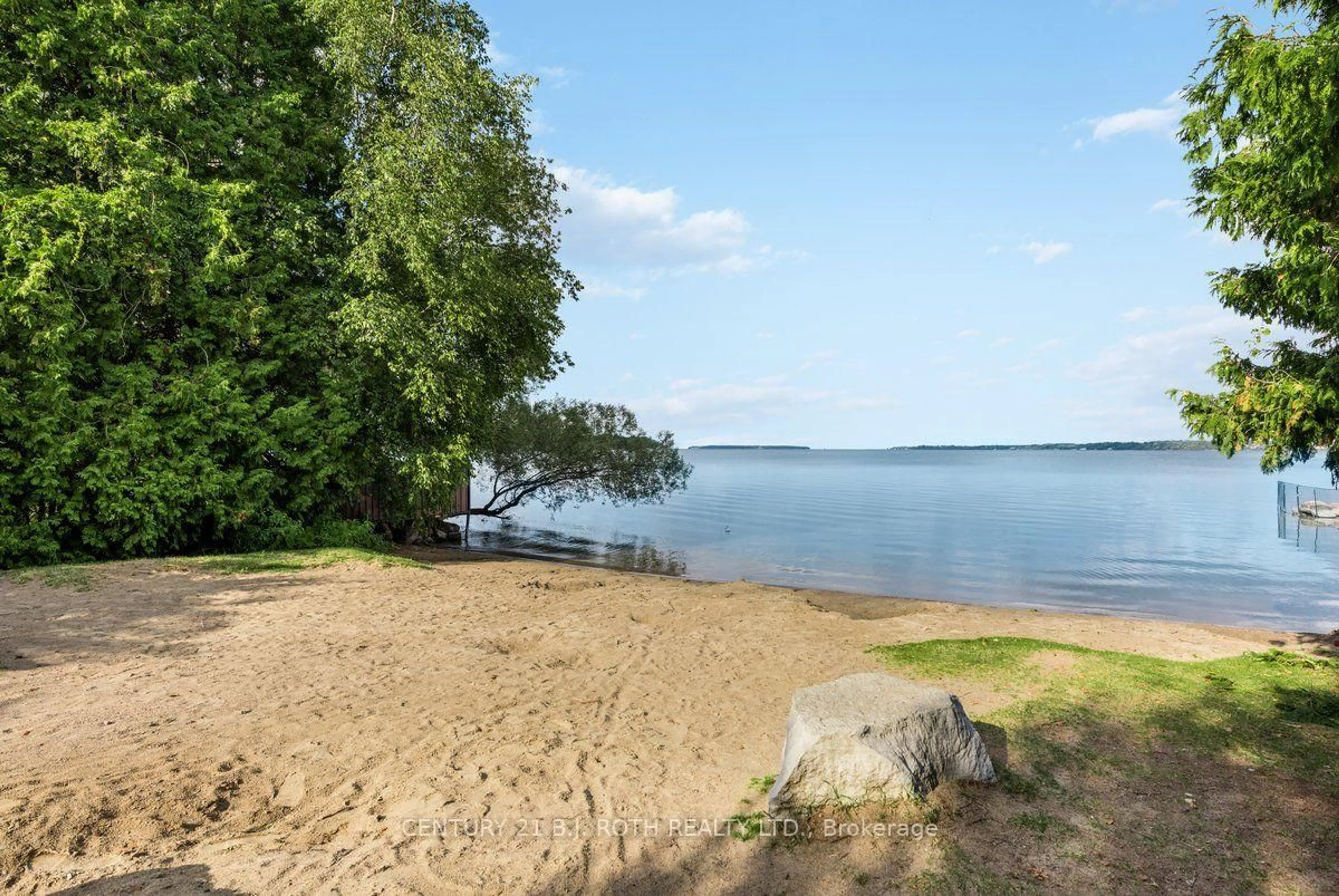 Patio, water/lake/river/ocean view for 922 Elizabeth Ave, Innisfil Ontario L0L 1W0