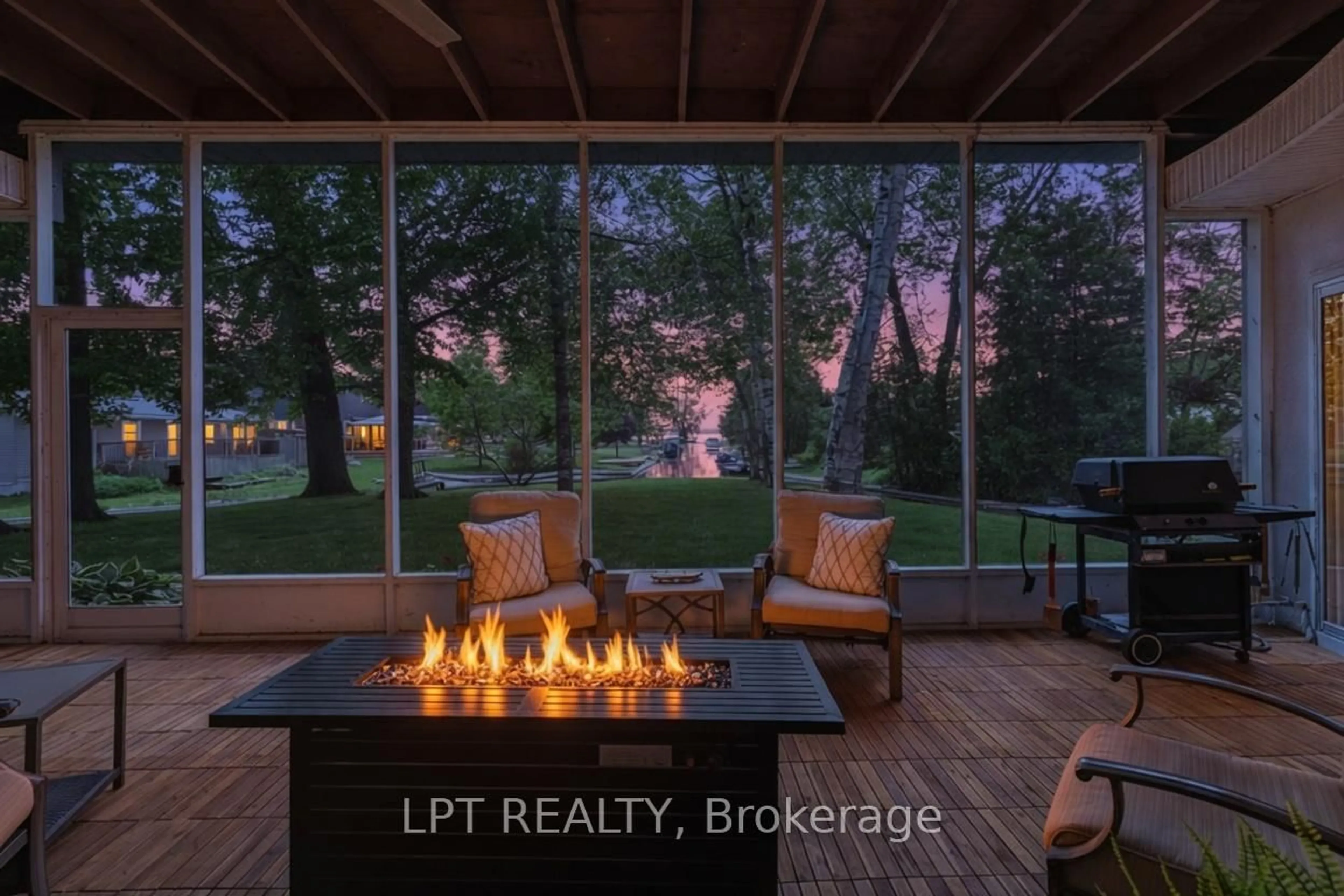 Patio, water/lake/river/ocean view for 204 The Queensway, Georgina Ontario L4P 2A6