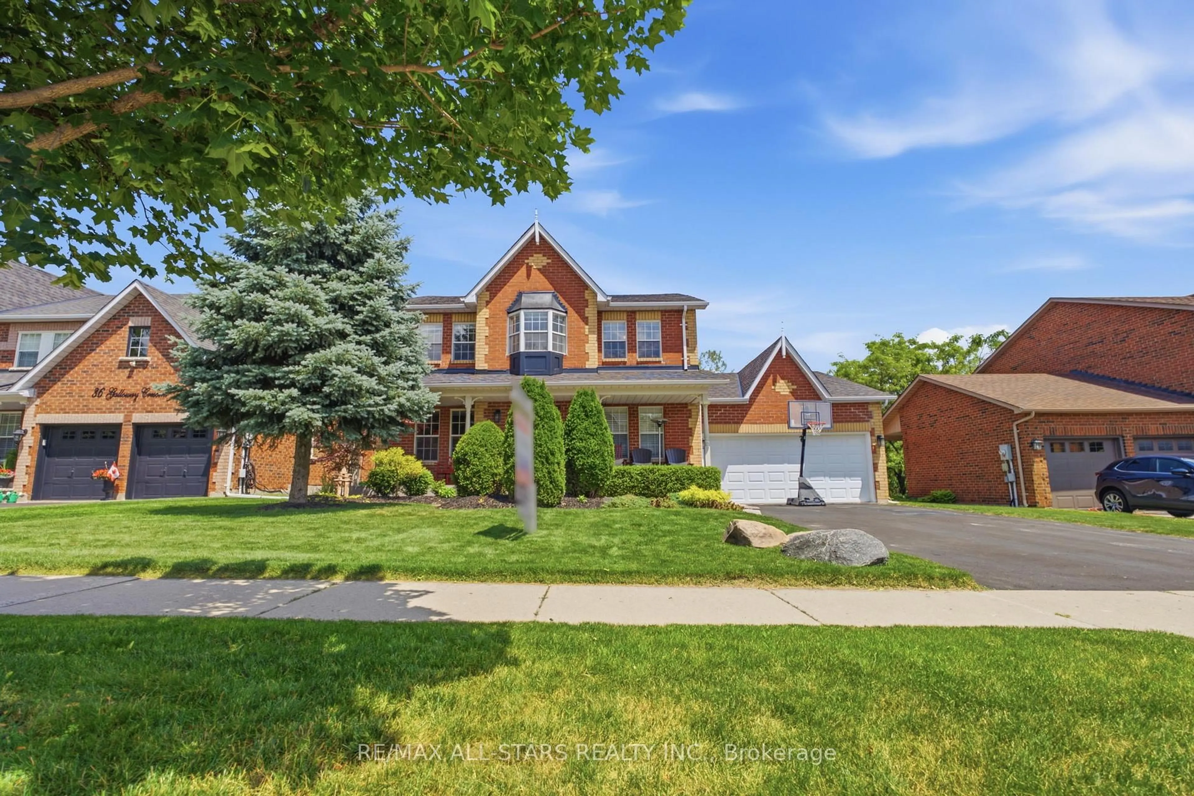 Home with brick exterior material, street for 38 Galloway Cres, Uxbridge Ontario L9P 1W8