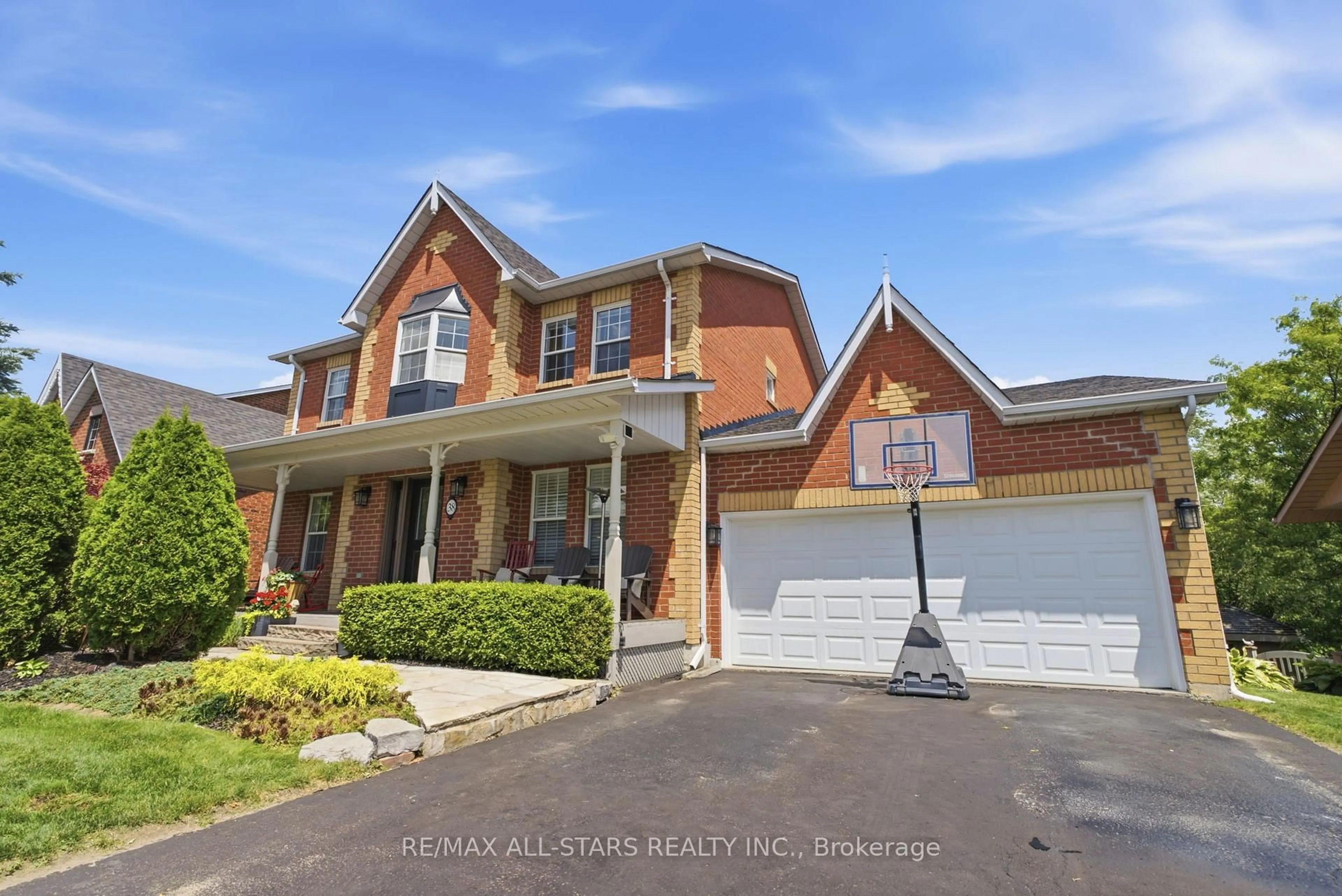 Home with brick exterior material, street for 38 Galloway Cres, Uxbridge Ontario L9P 1W8