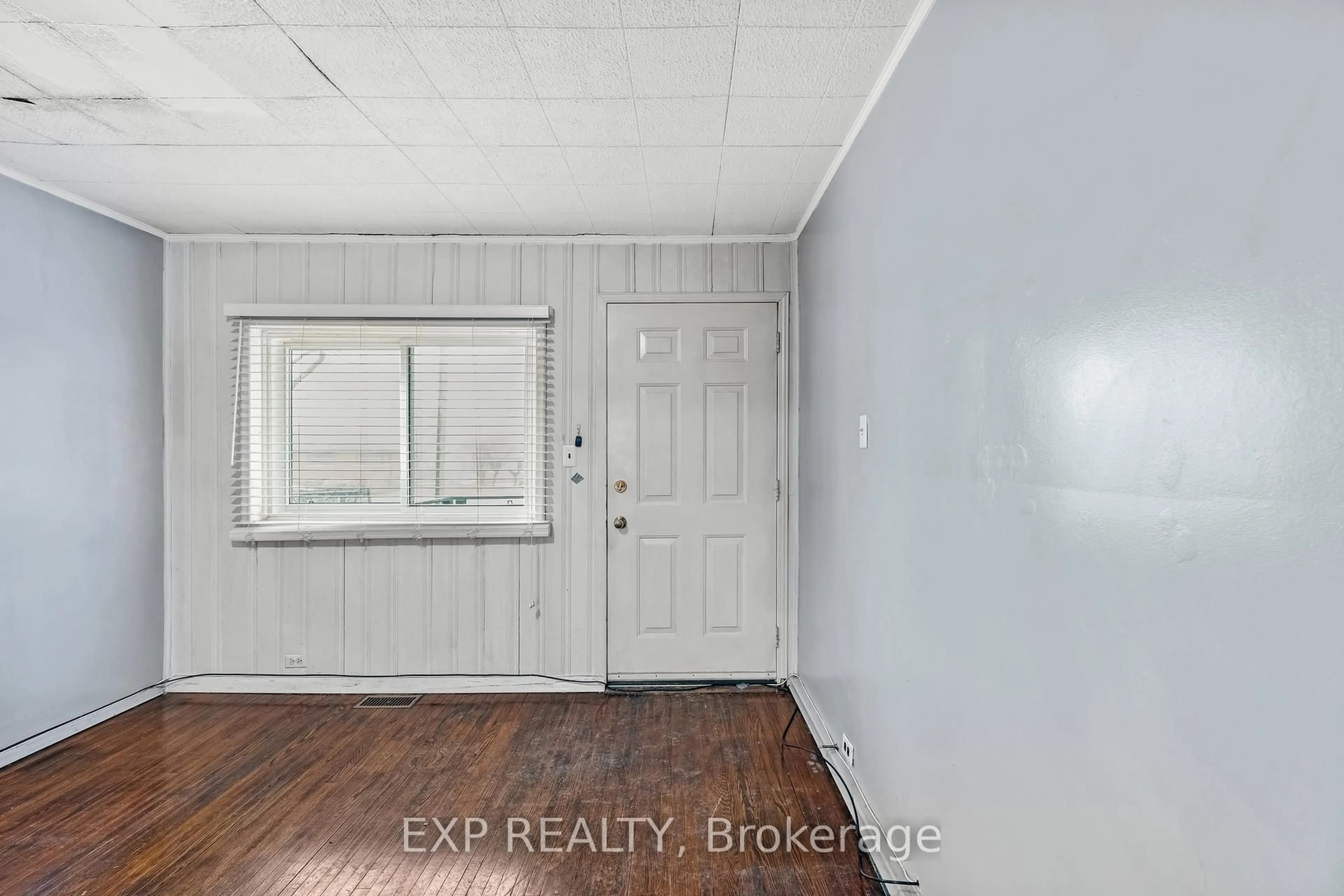 A pic of a room for 6160 King Rd, King Ontario L0G 1N0