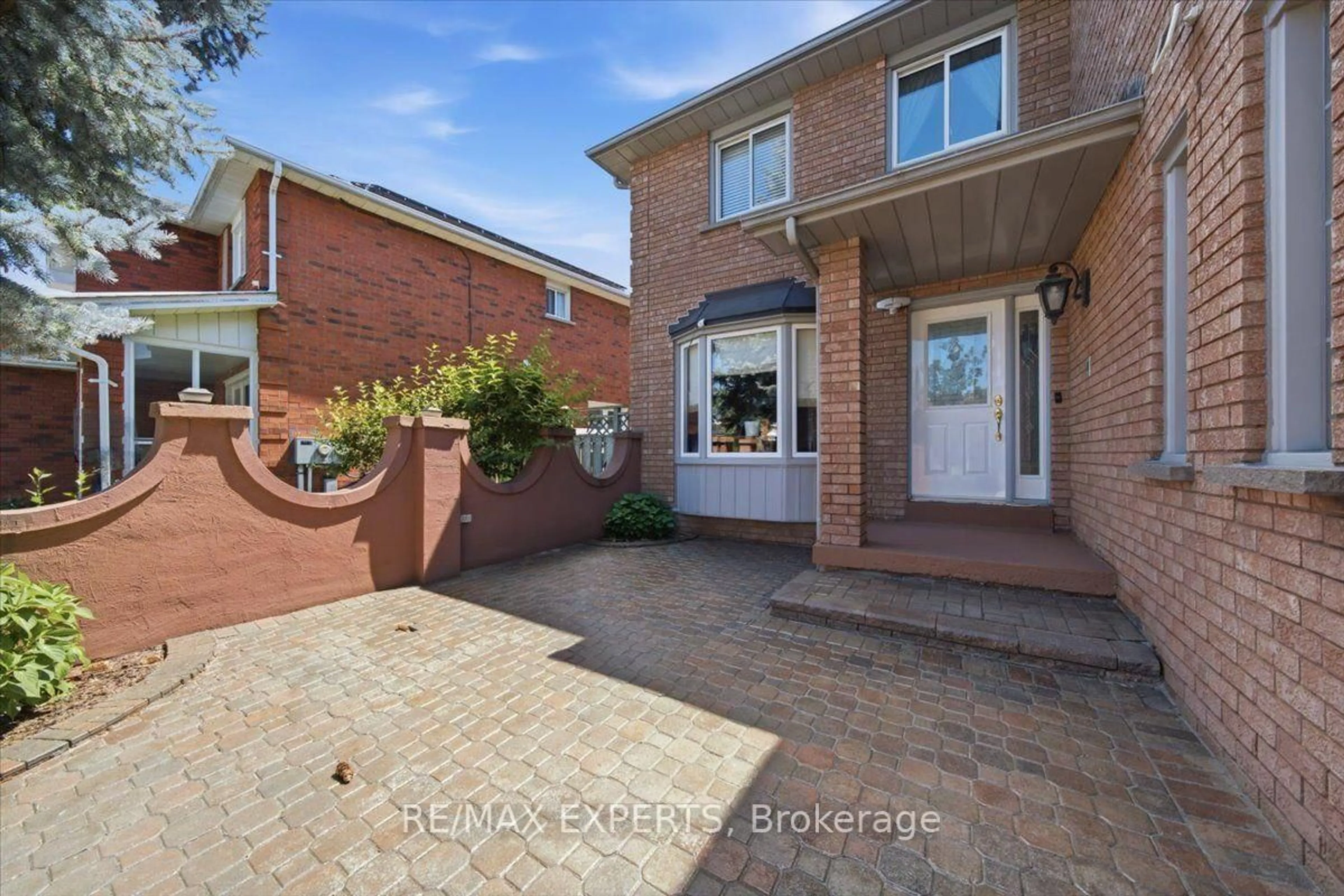 Home with brick exterior material, street for 5 Jordana Dr, Markham Ontario L3S 3C2