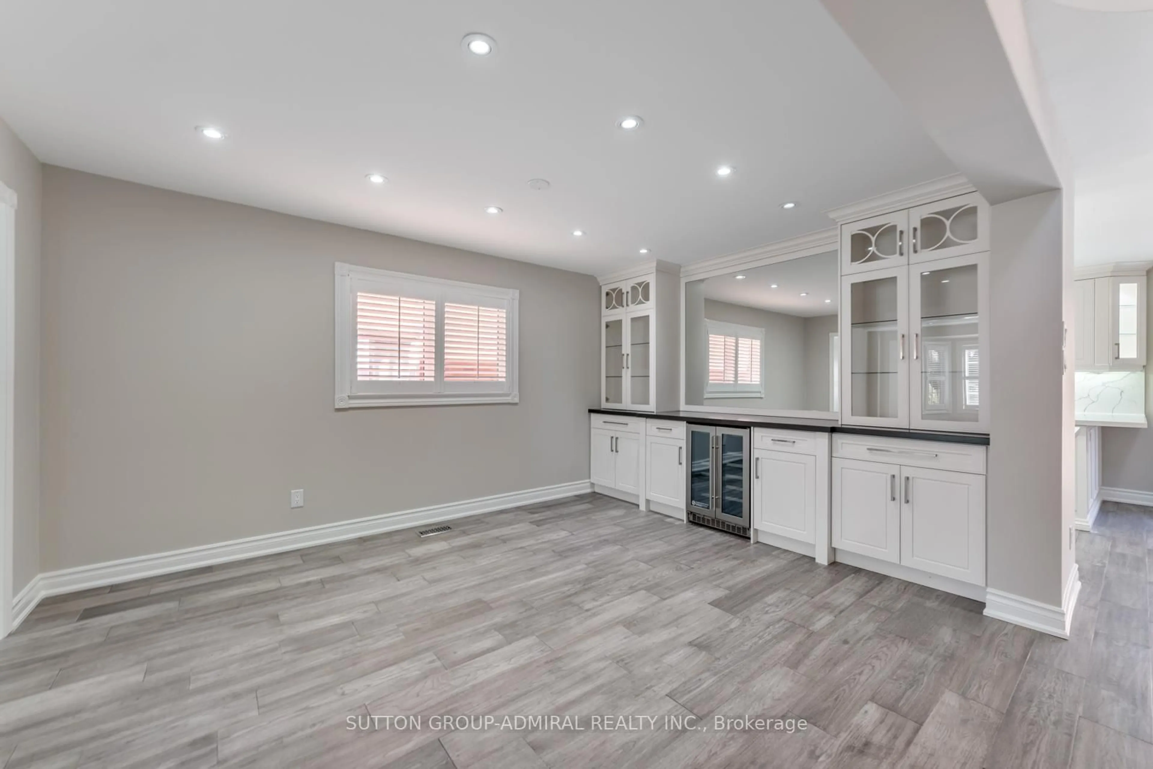 Open concept kitchen, unknown for 150 Rockwood Cres, Vaughan Ontario L4J 7W1