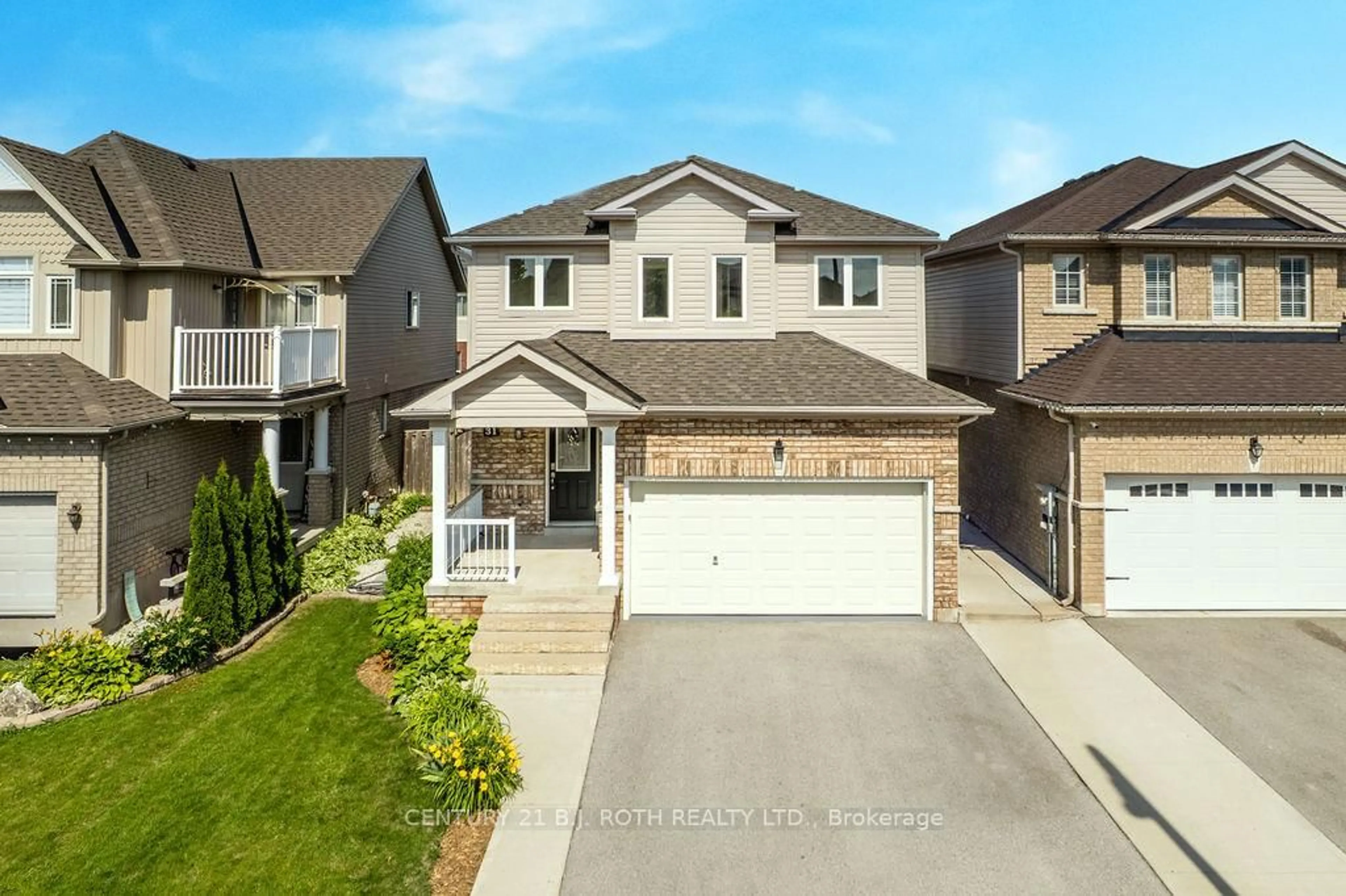 A pic from outside/outdoor area/front of a property/back of a property/a pic from drone, street for 31 Mcmulkin St, New Tecumseth Ontario L9R 0A9